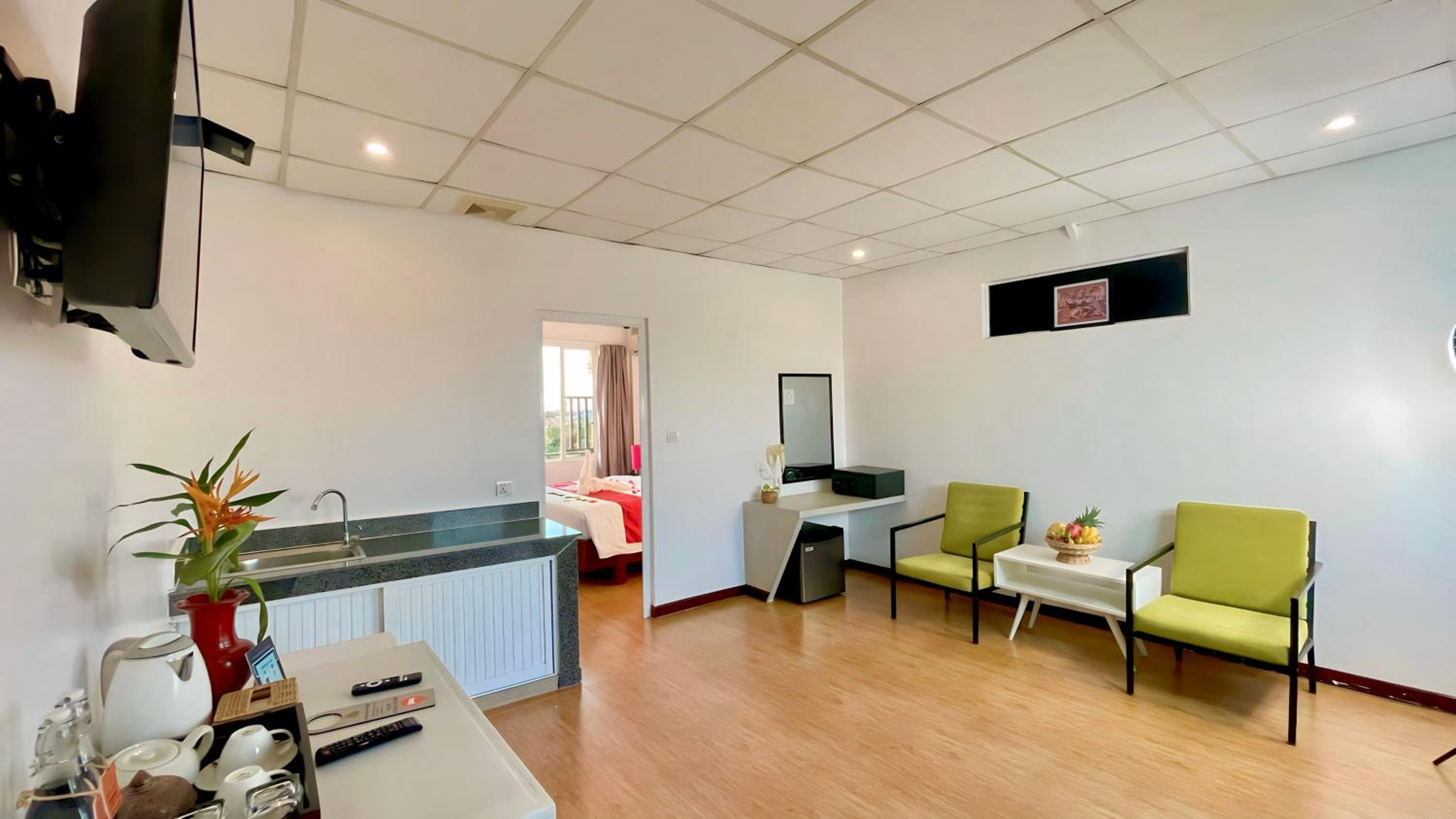 Deluxe Double With Terrace City View - Free Pick Up - Photo 8
