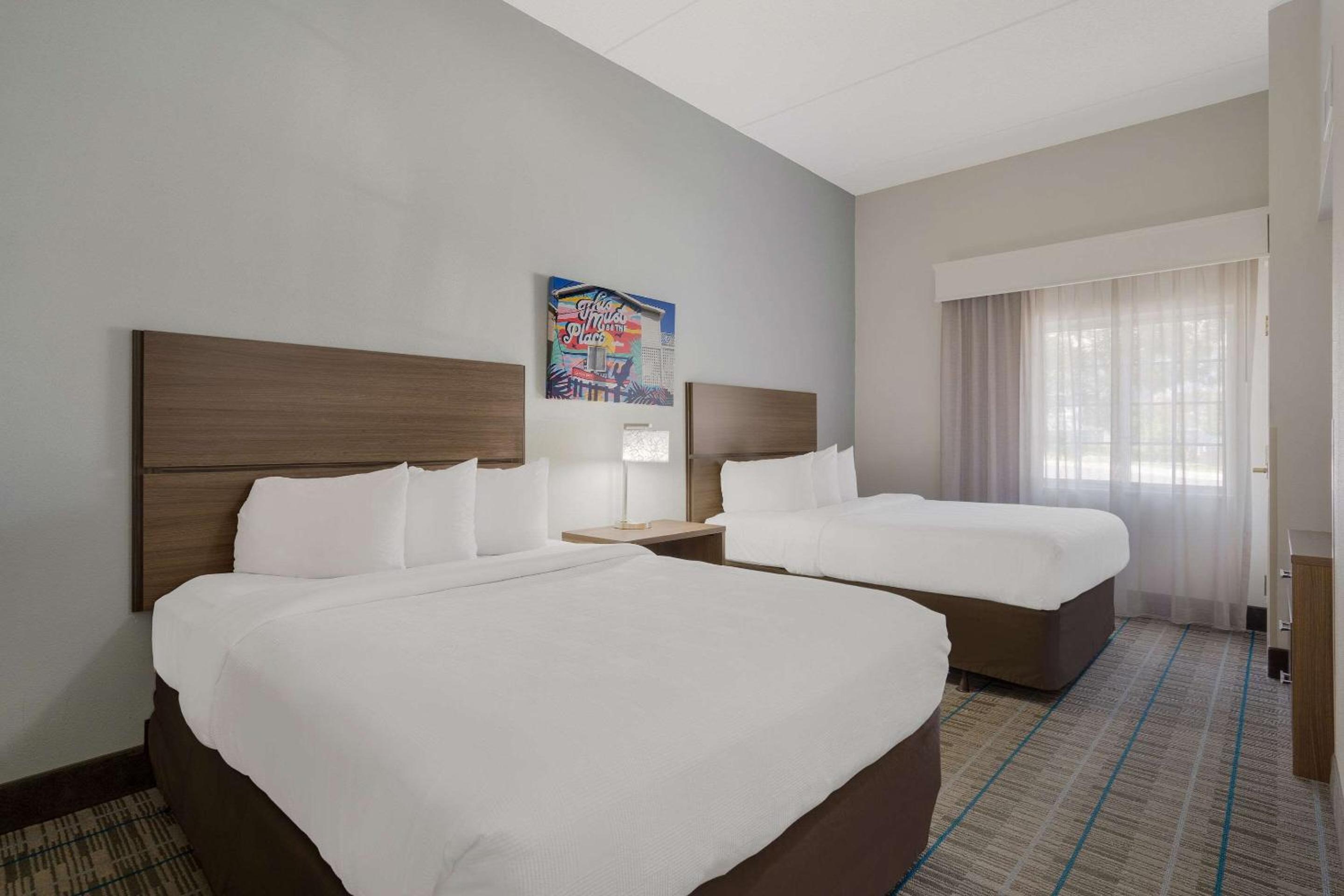 Queen Suite with Two Queen Beds - Accessible/Non-Smoking photo 2