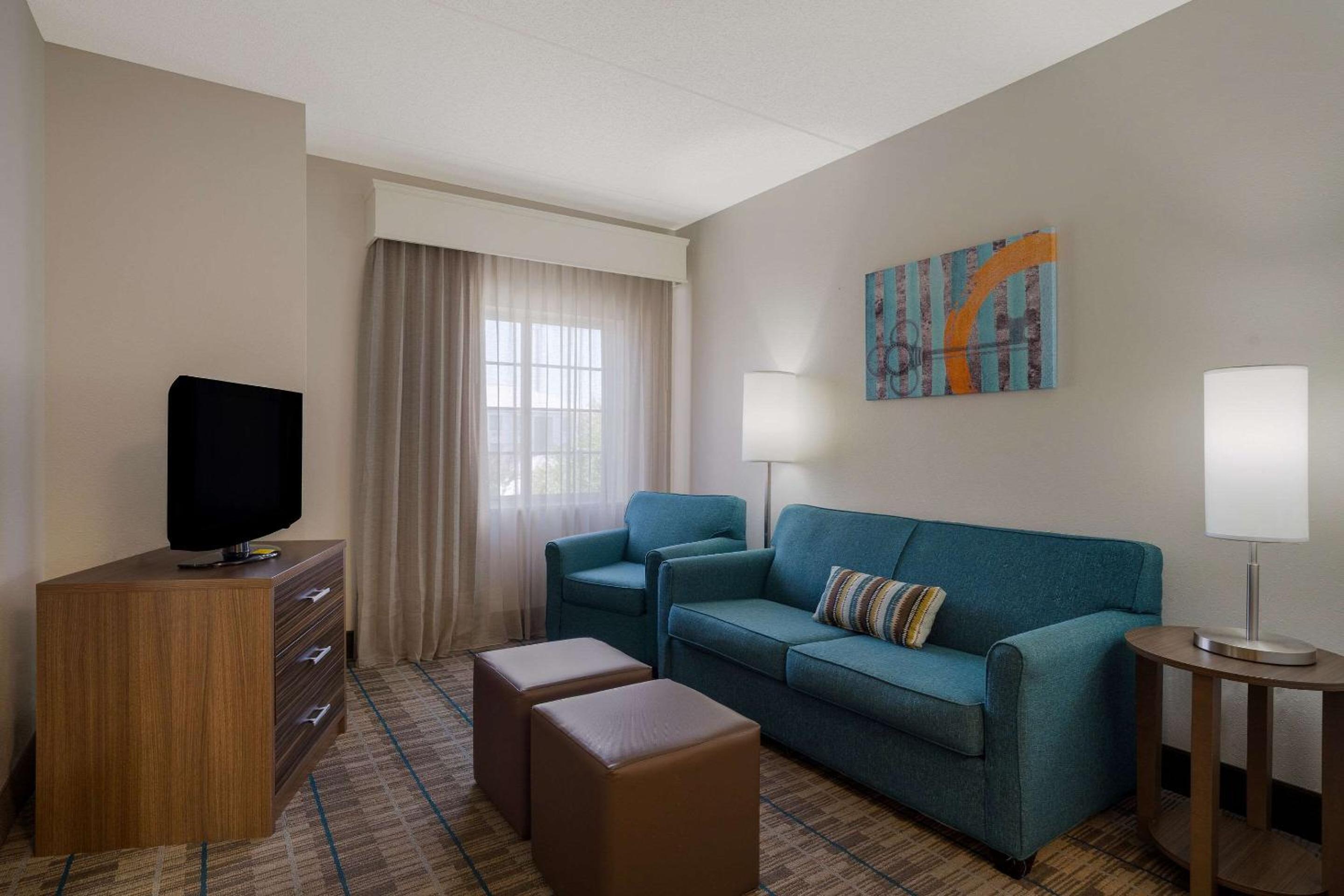 Queen Suite with Two Queen Beds - Accessible/Non-Smoking photo 3