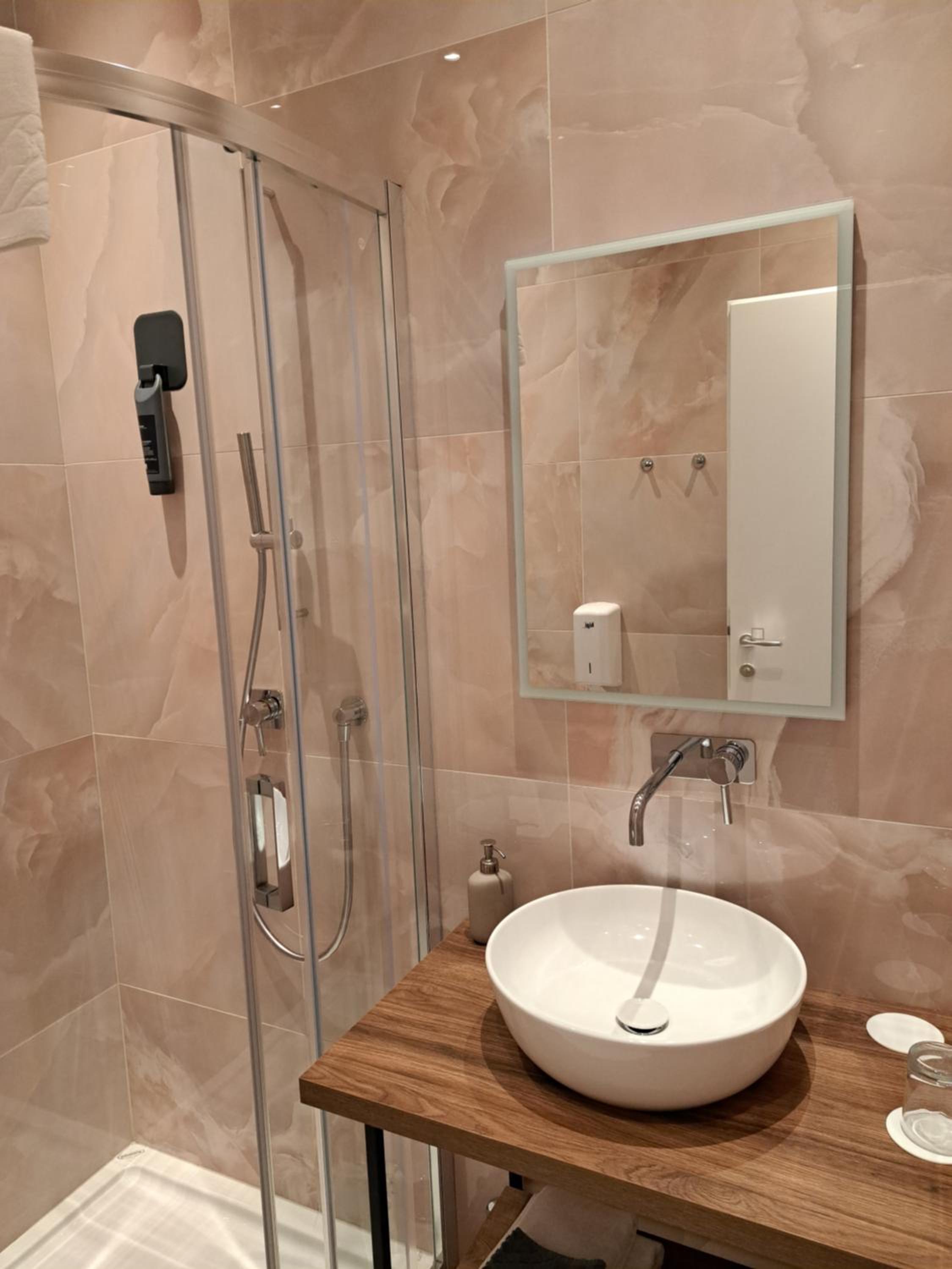 Double or Twin Room photo 3