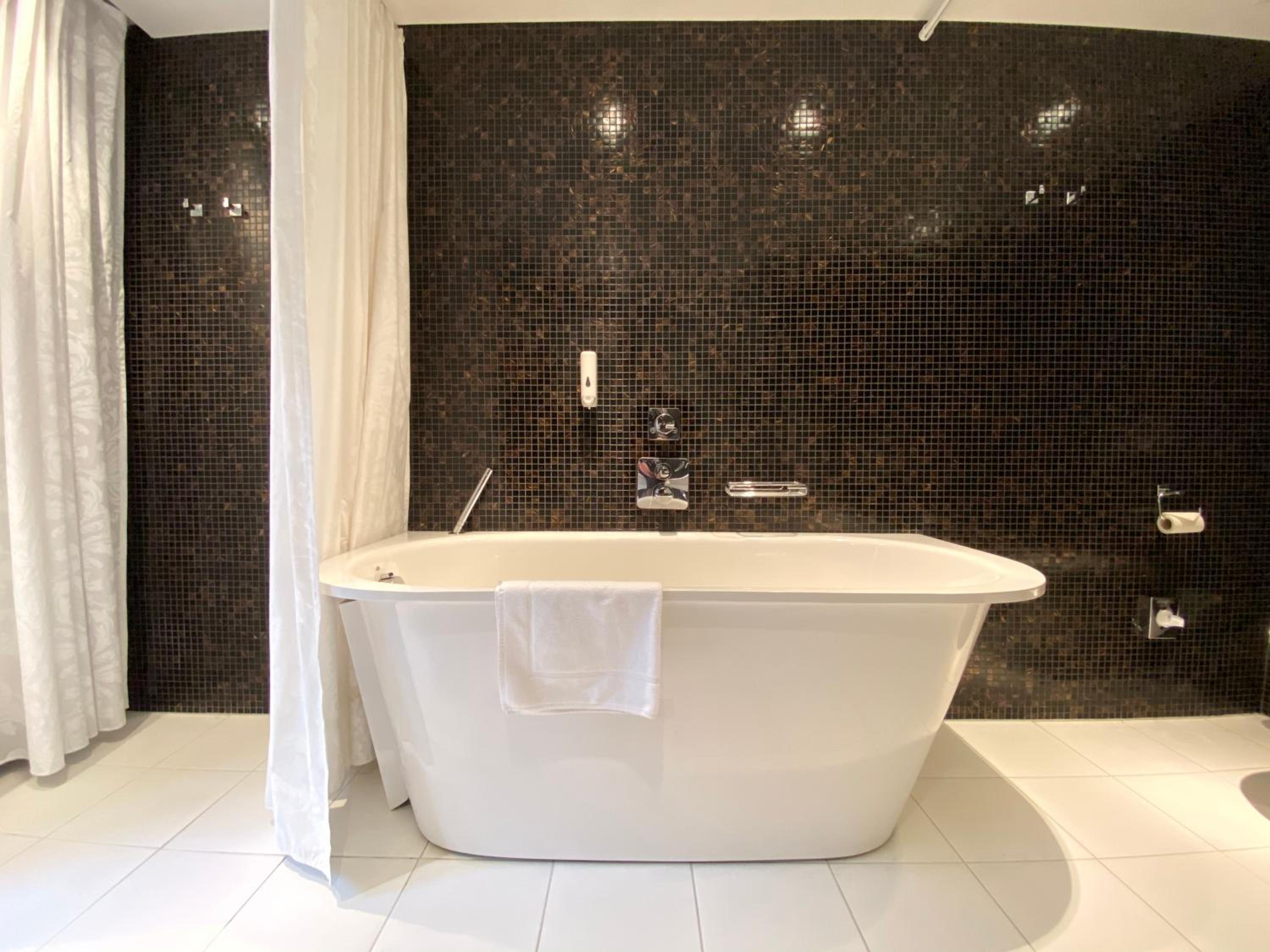 Deluxe Double or Twin Room photo 2
