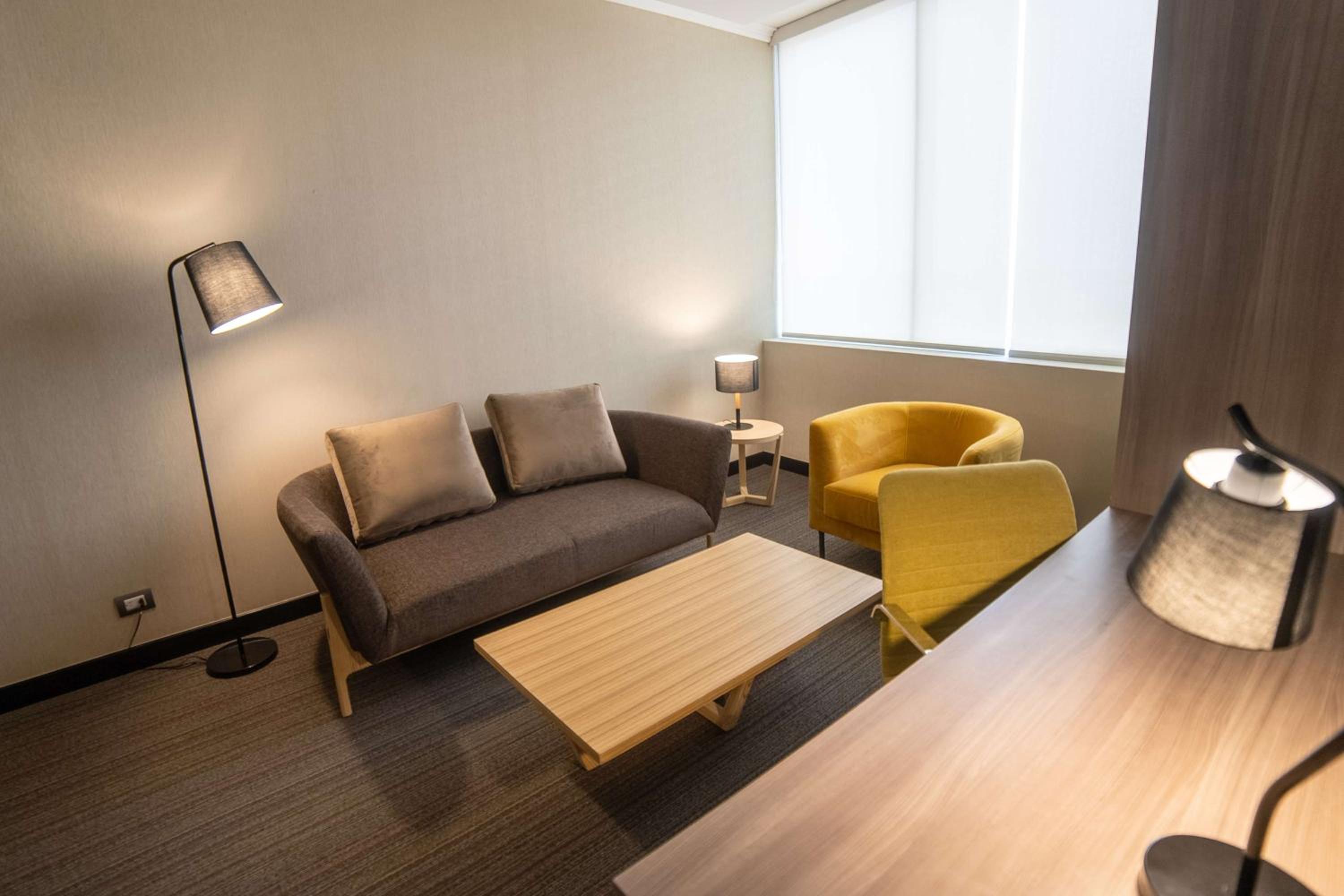 One-Bedroom King Suite with Ocean View photo 1