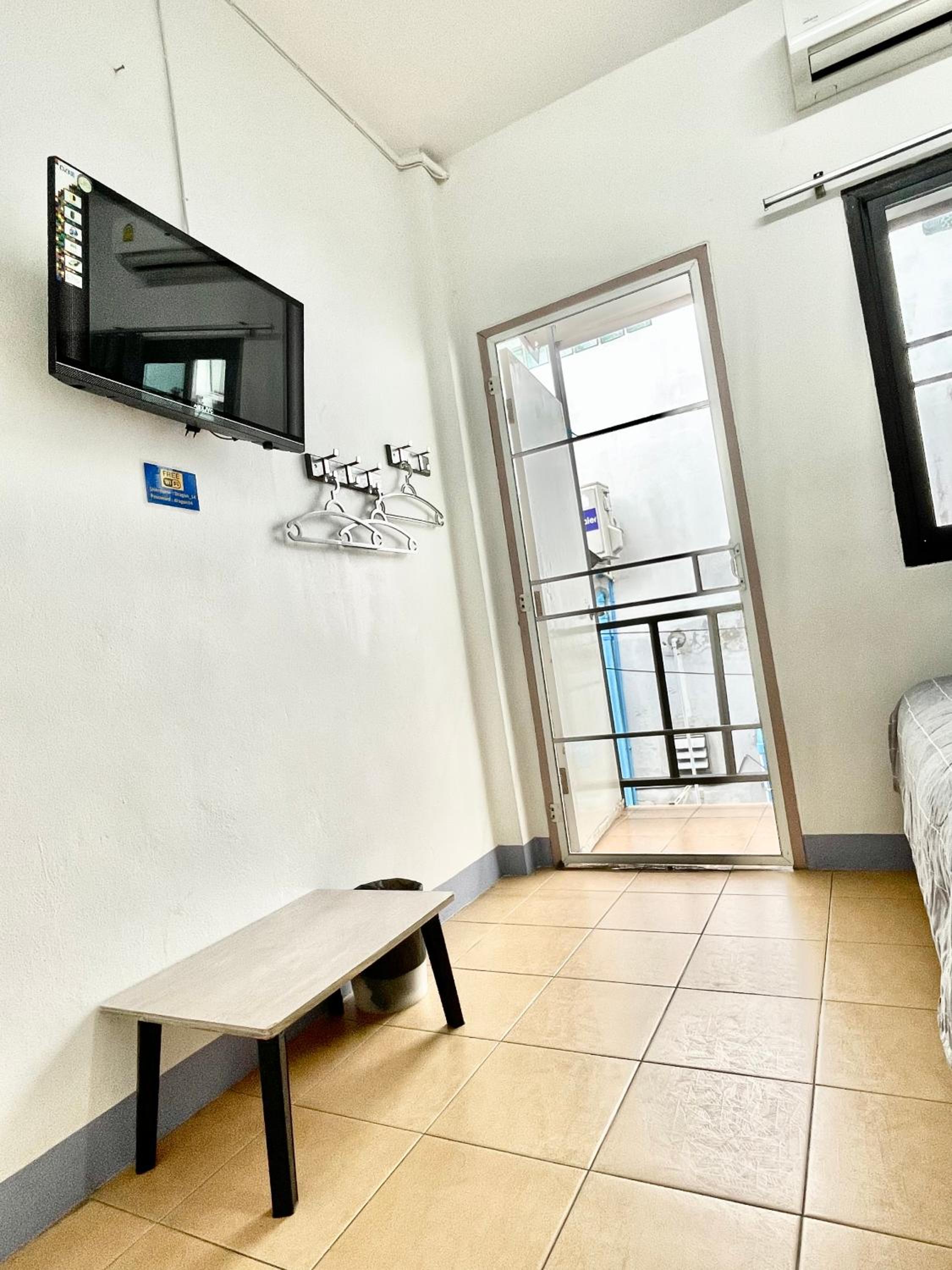 Double Room with Private External Bathroom photo 2