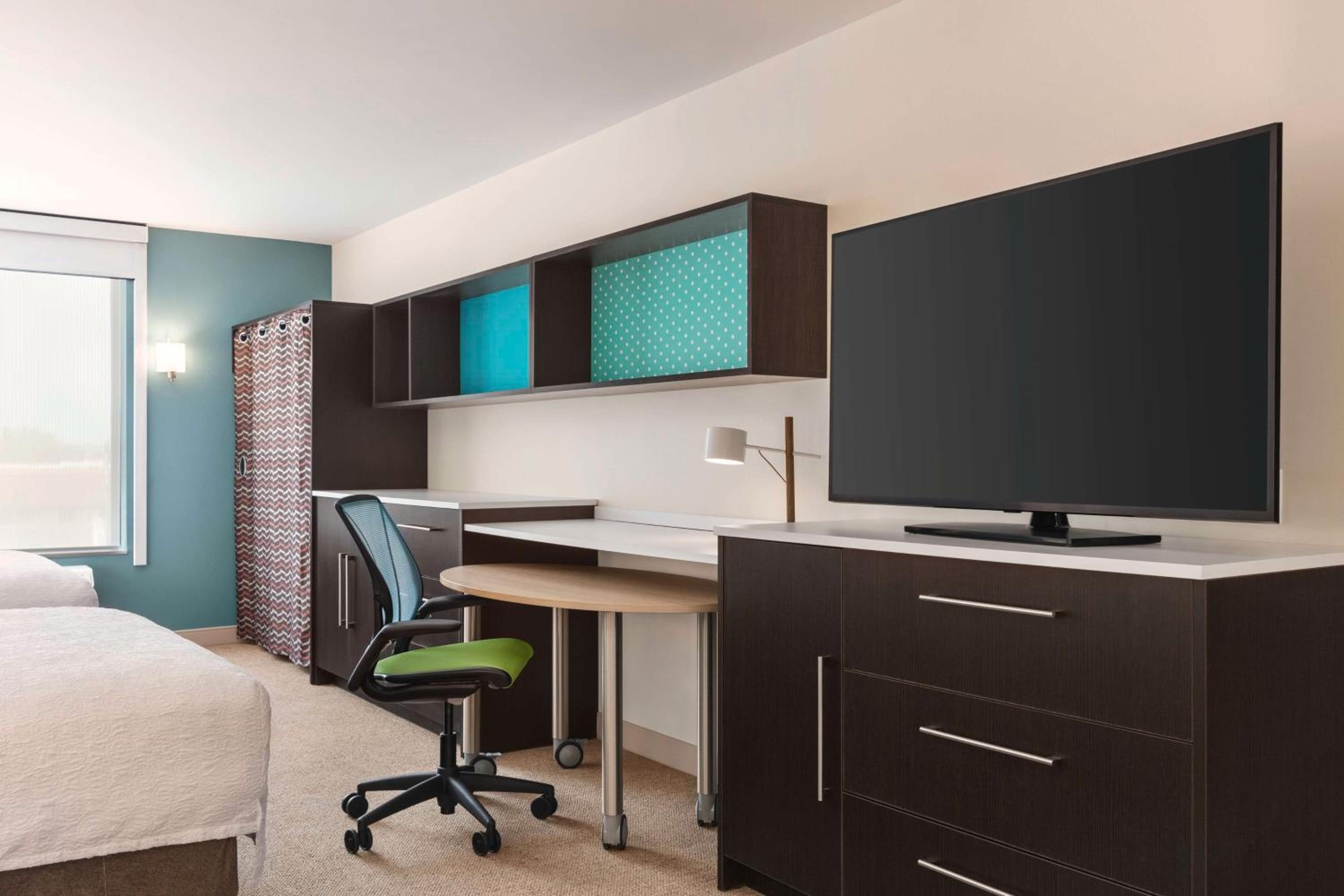 Studio Suite with Two Queen Beds - Photo 2