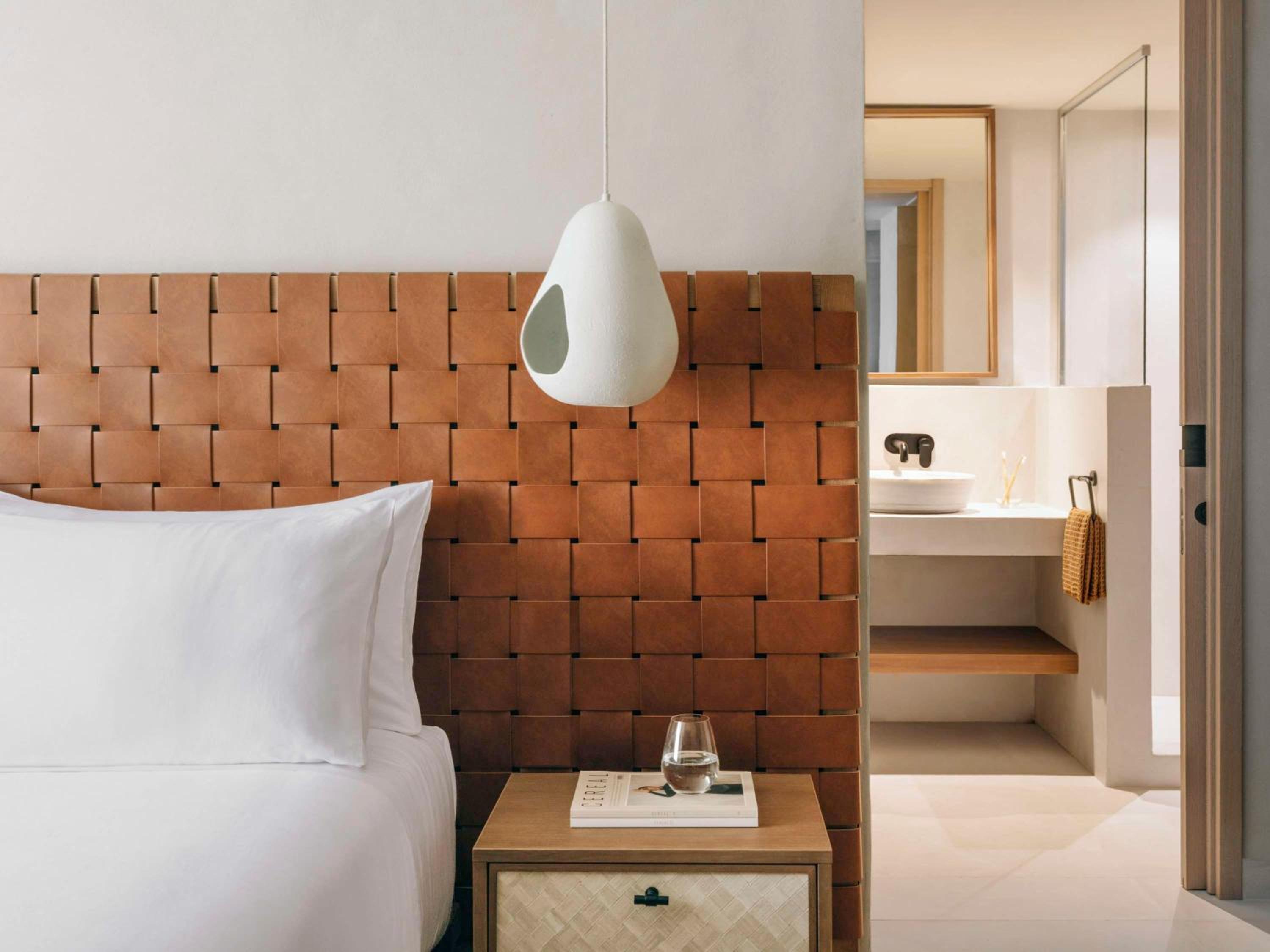 Deluxe King Room - Photo 3