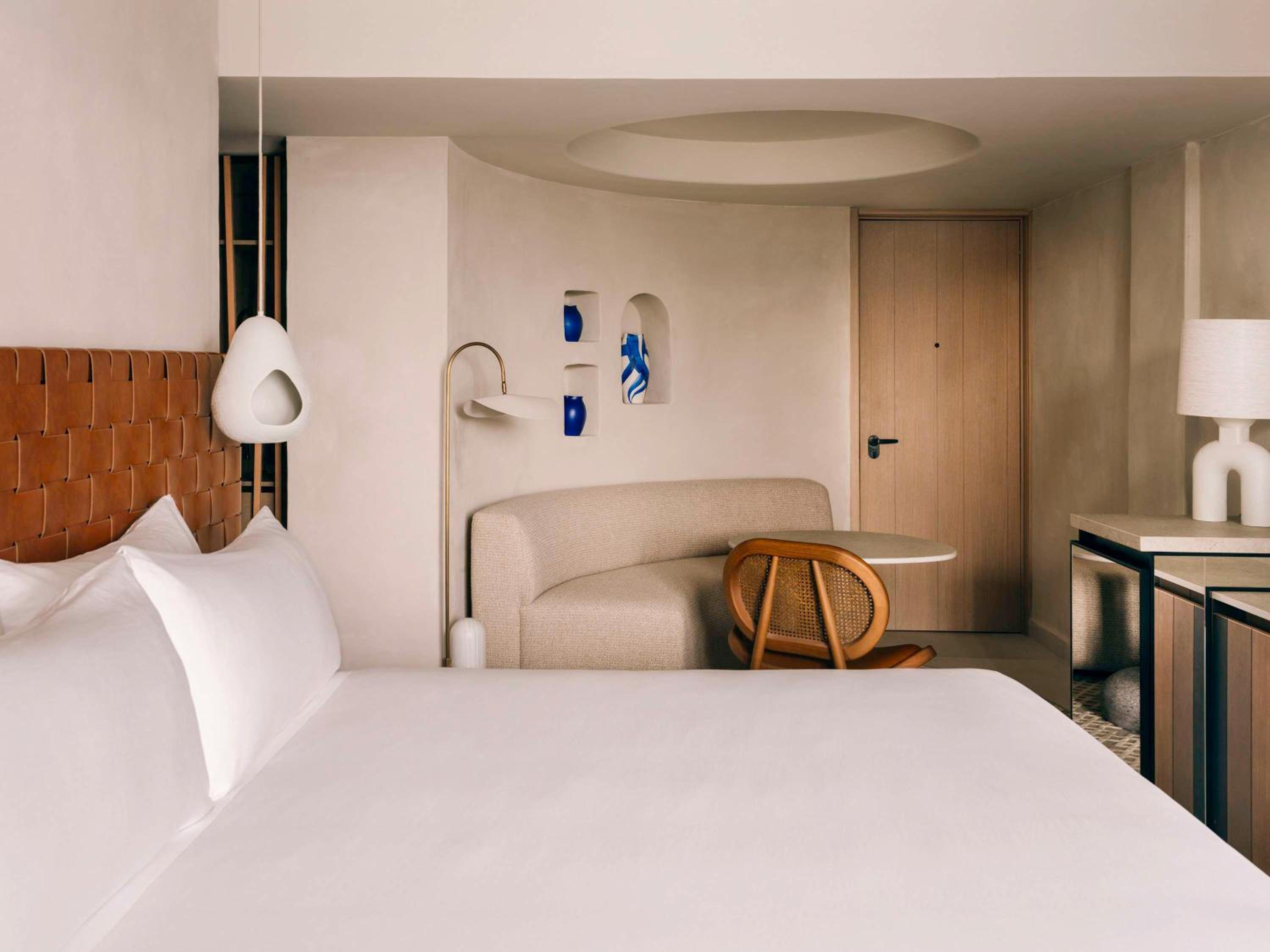 Deluxe King Room - Photo 1