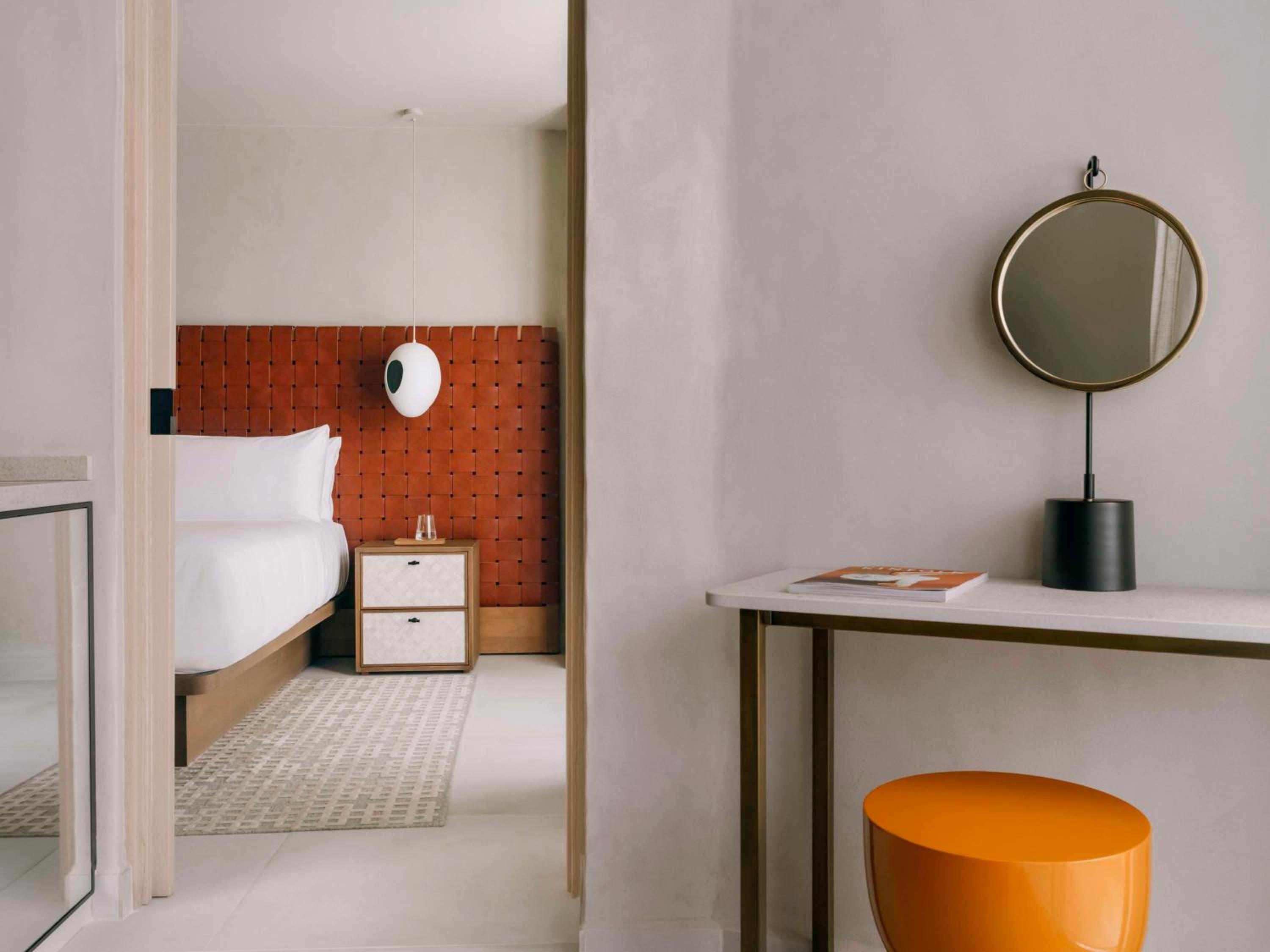One-Bedroom Suite - Photo 1
