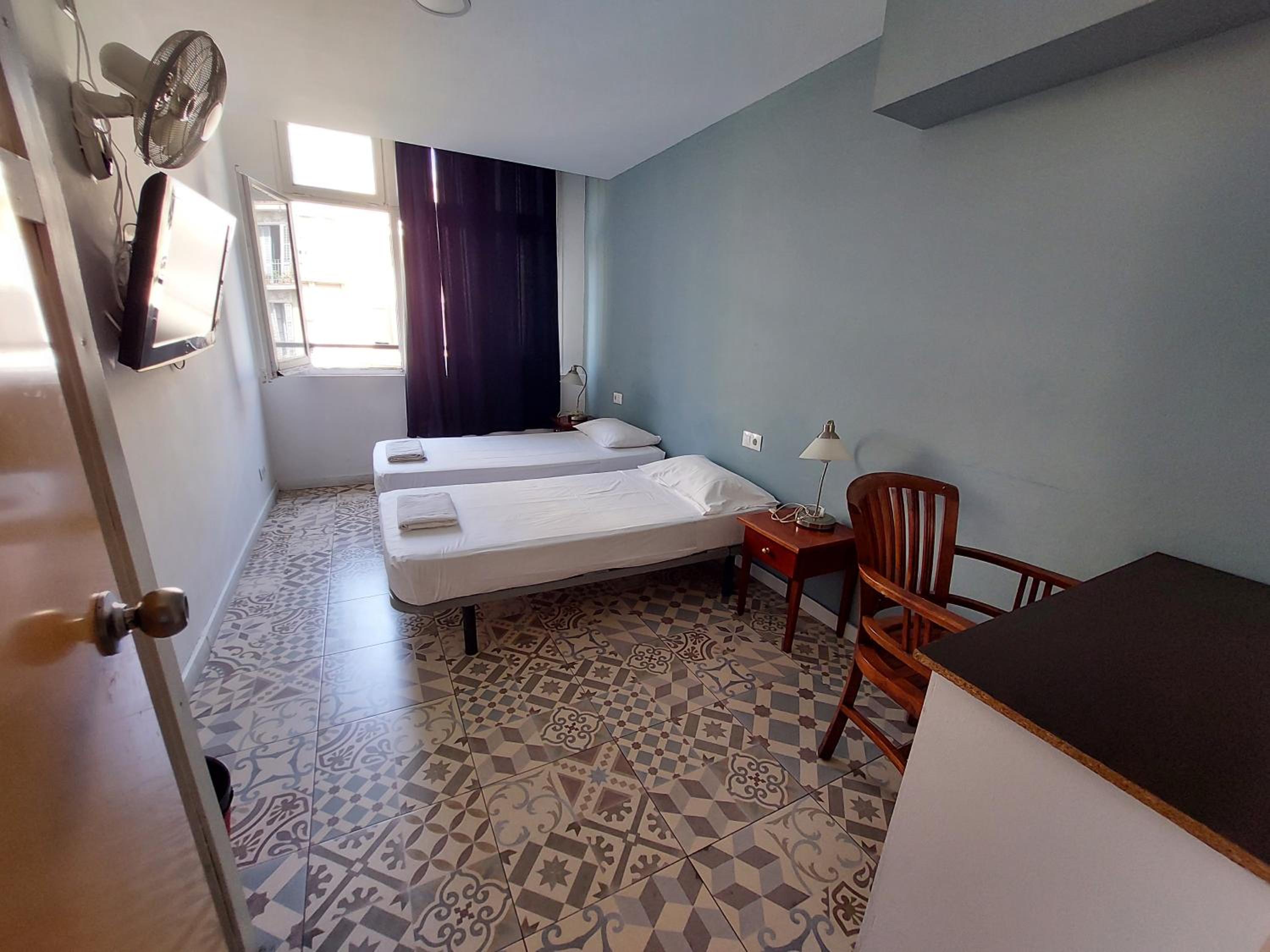 Twin Room with Shared Bathroom photo 2
