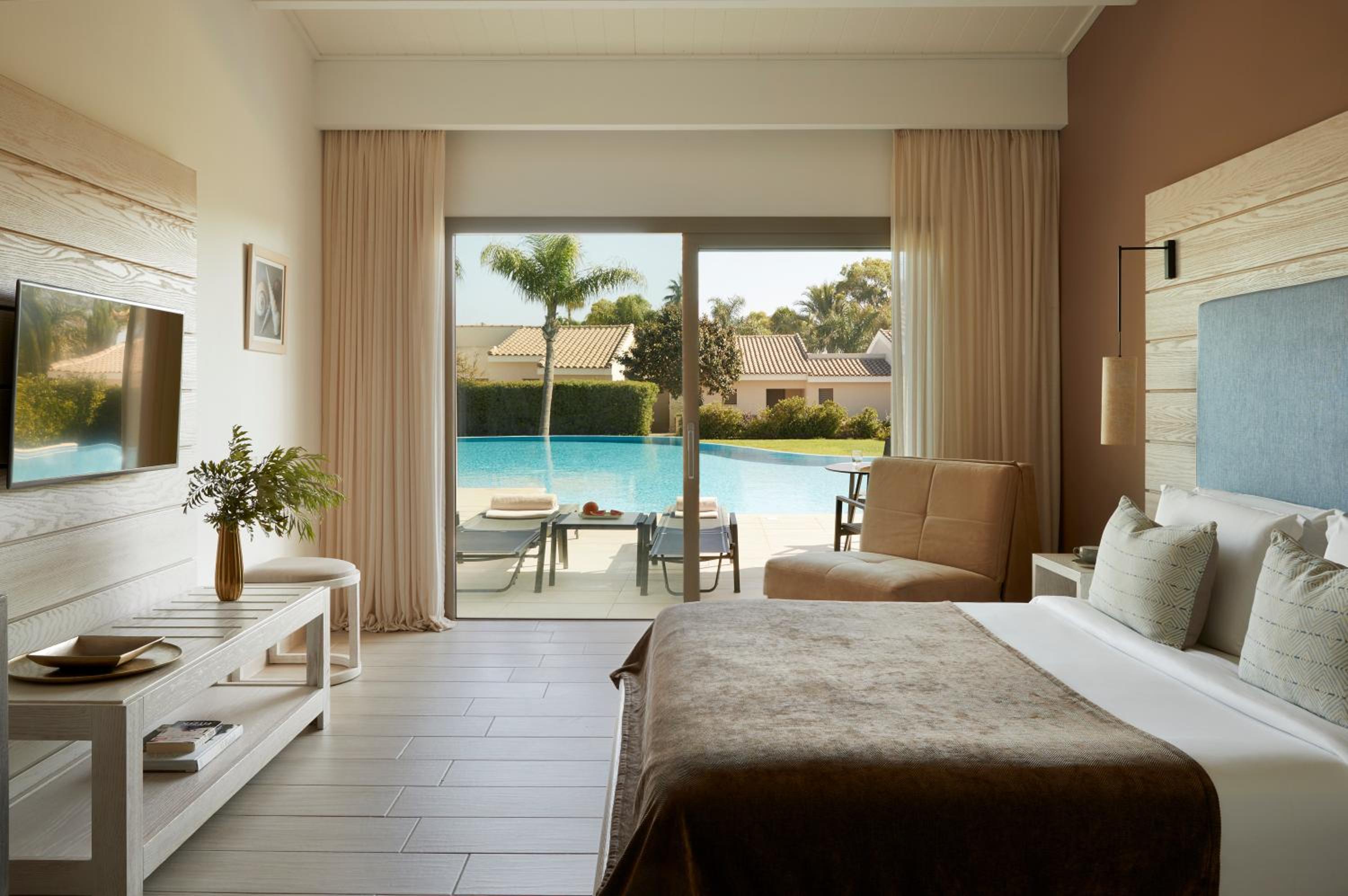 Double Room Swim up Pool view (Bungalows Area) - Photo 1