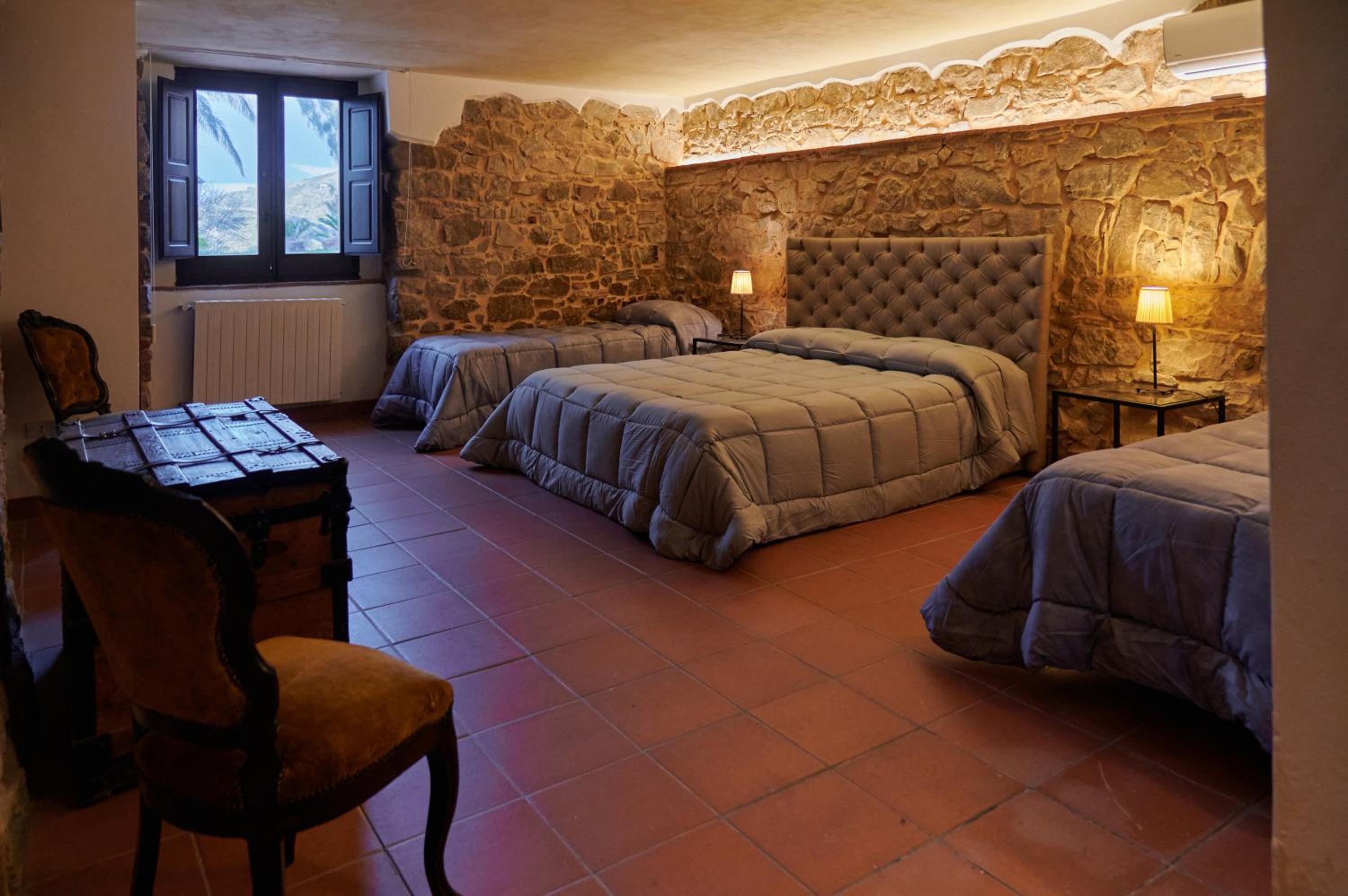 Superior Quadruple Room photo 3