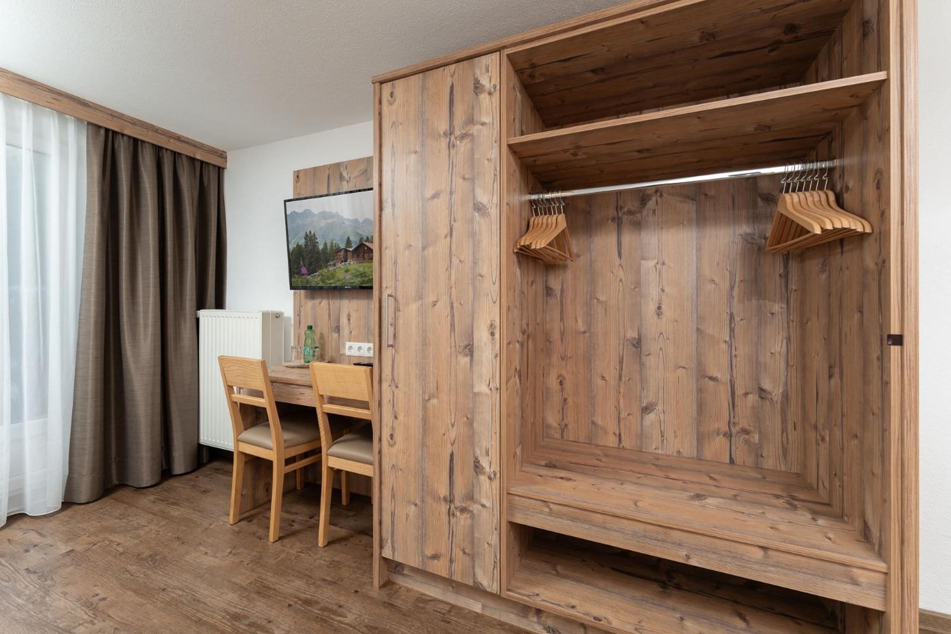 Double Room with Balcony photo 3