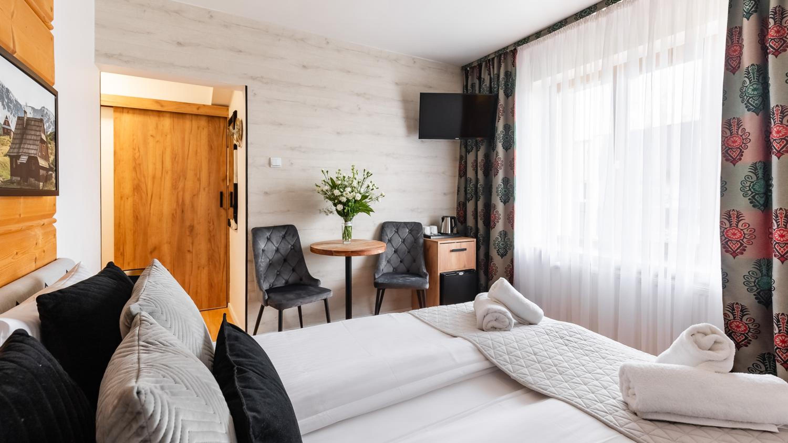 Standard Double or Twin Room - Photo 3