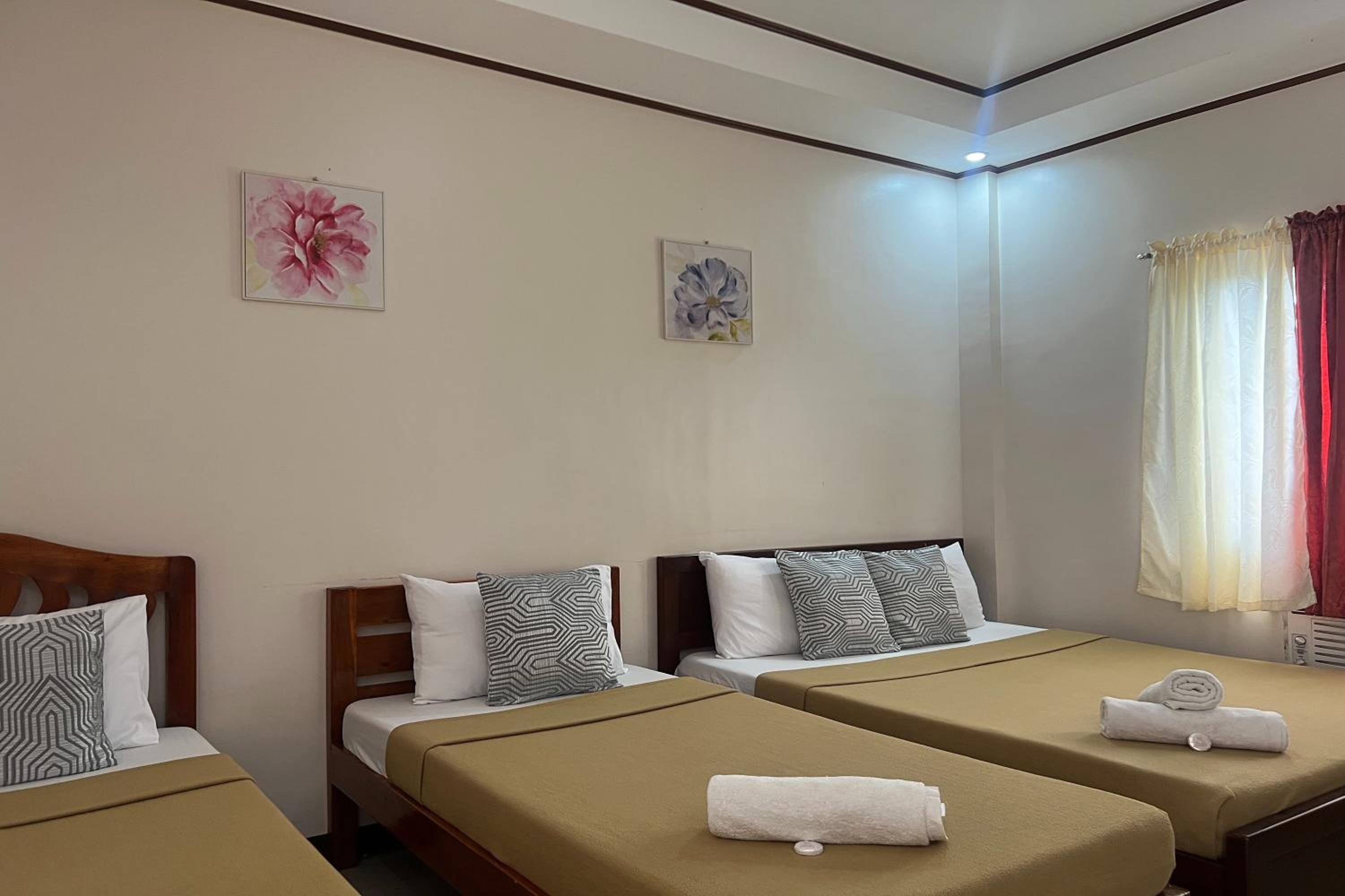 Quadruple Room photo 3