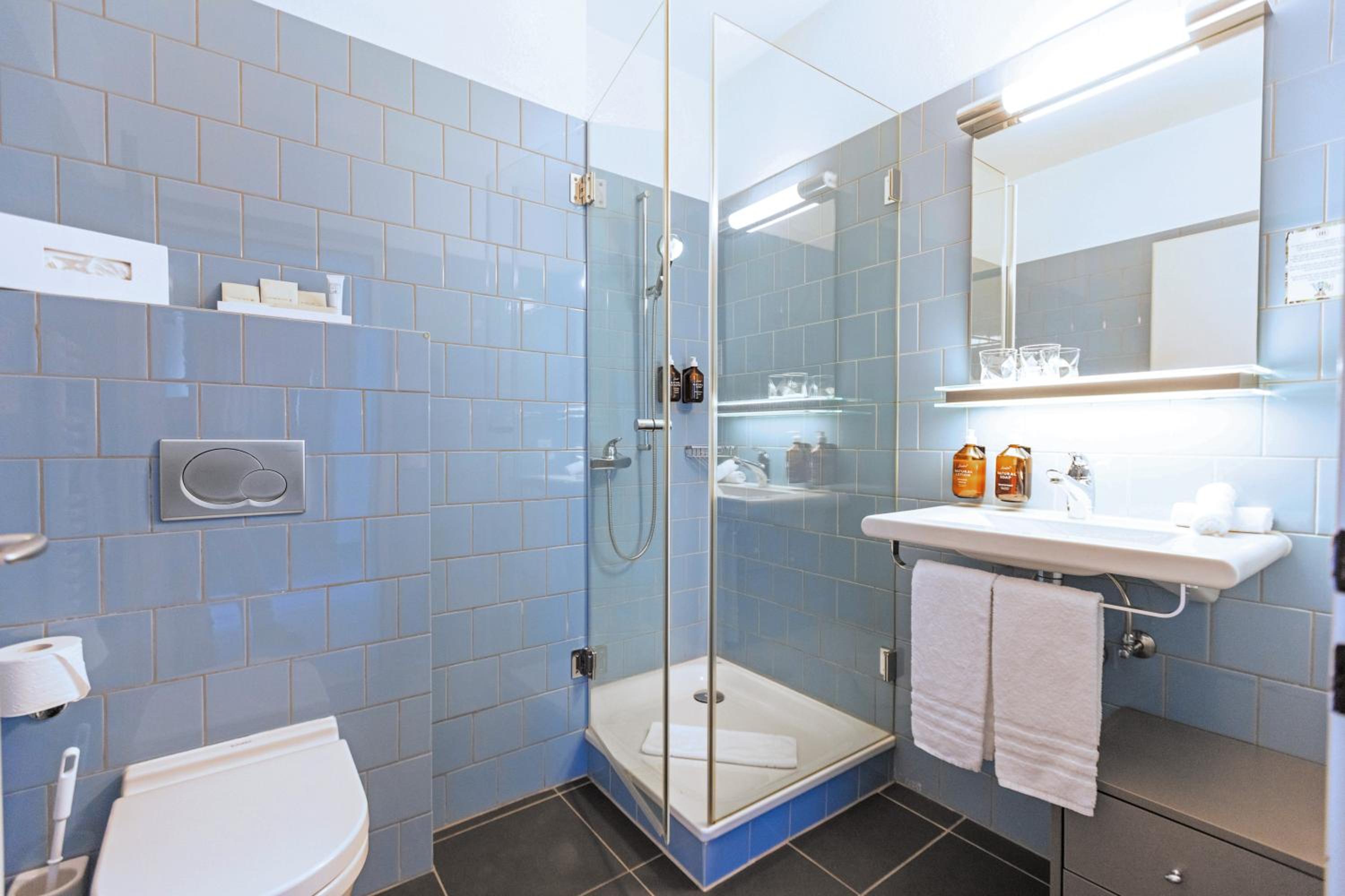 Brenscino Lake View Suite photo 2