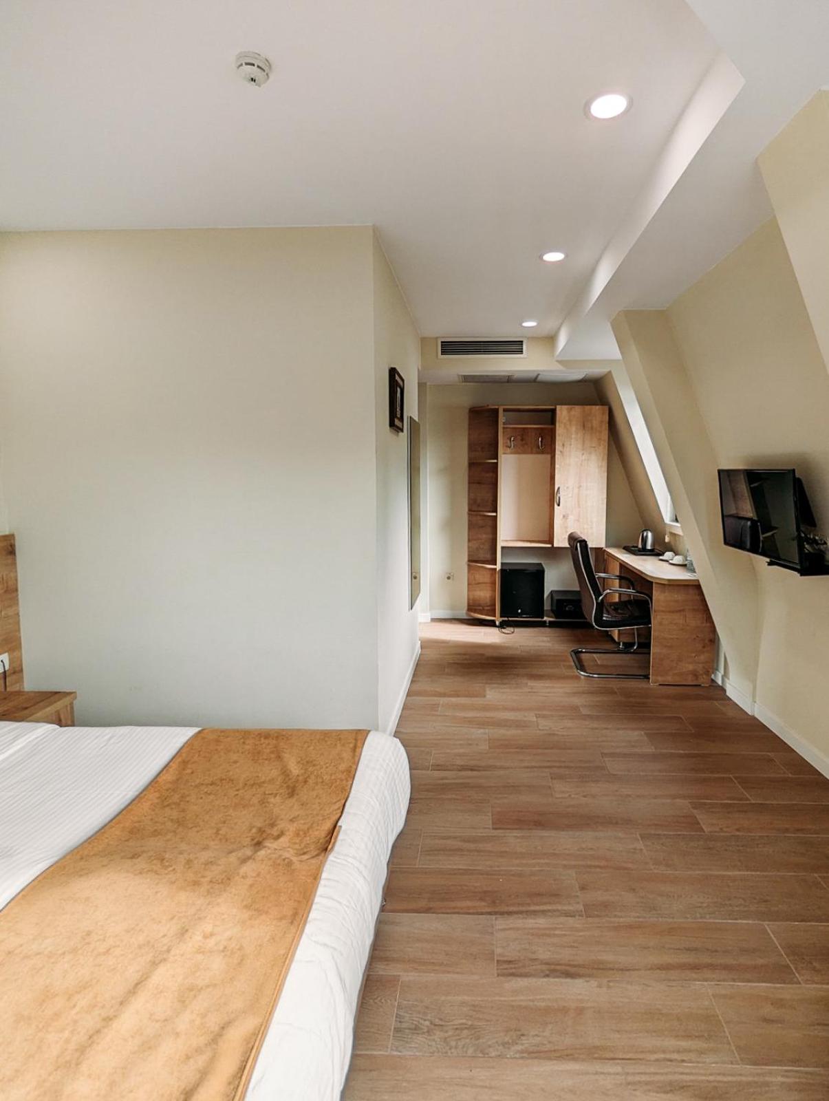 Deluxe Double Room photo 3