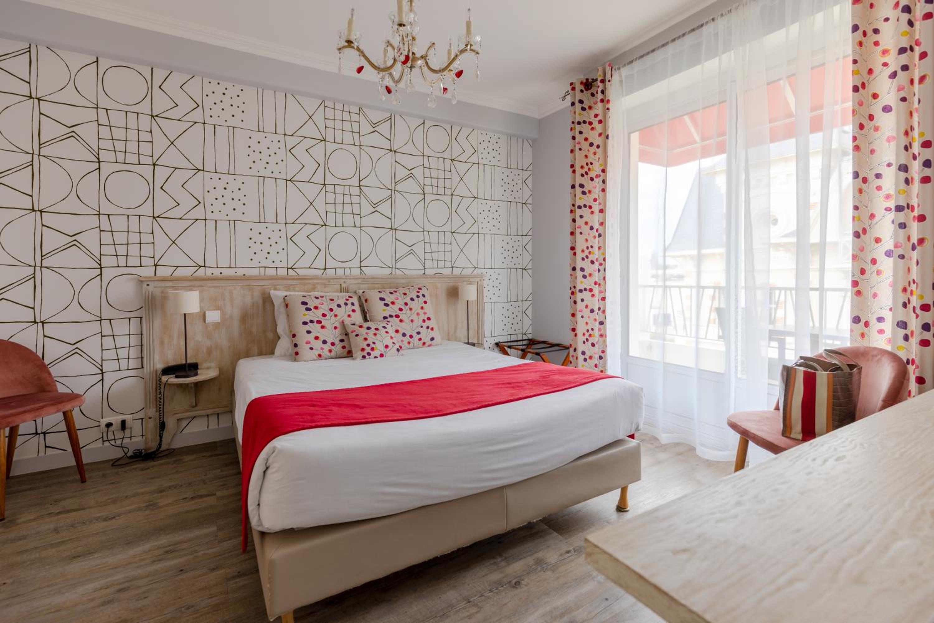 Comfort Double Room with Side Terrace - Photo 1