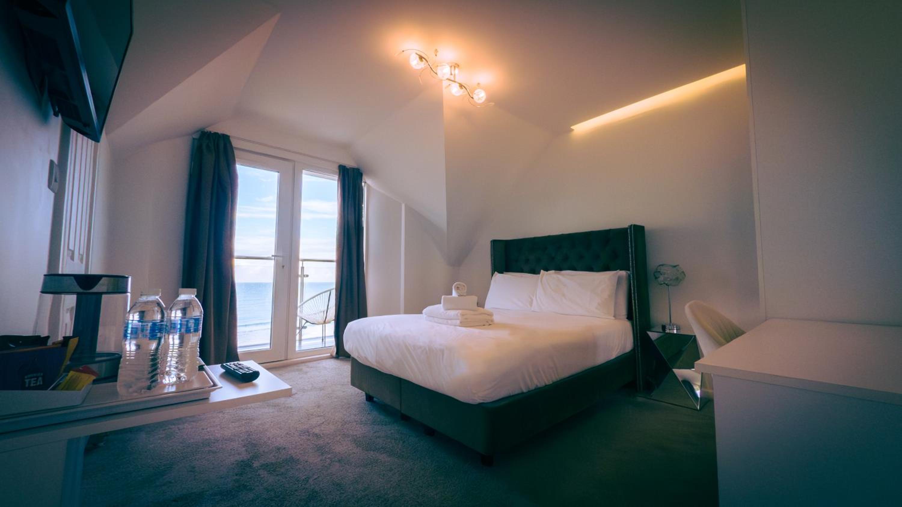 Deluxe Double With Balcony & Sea View photo 1