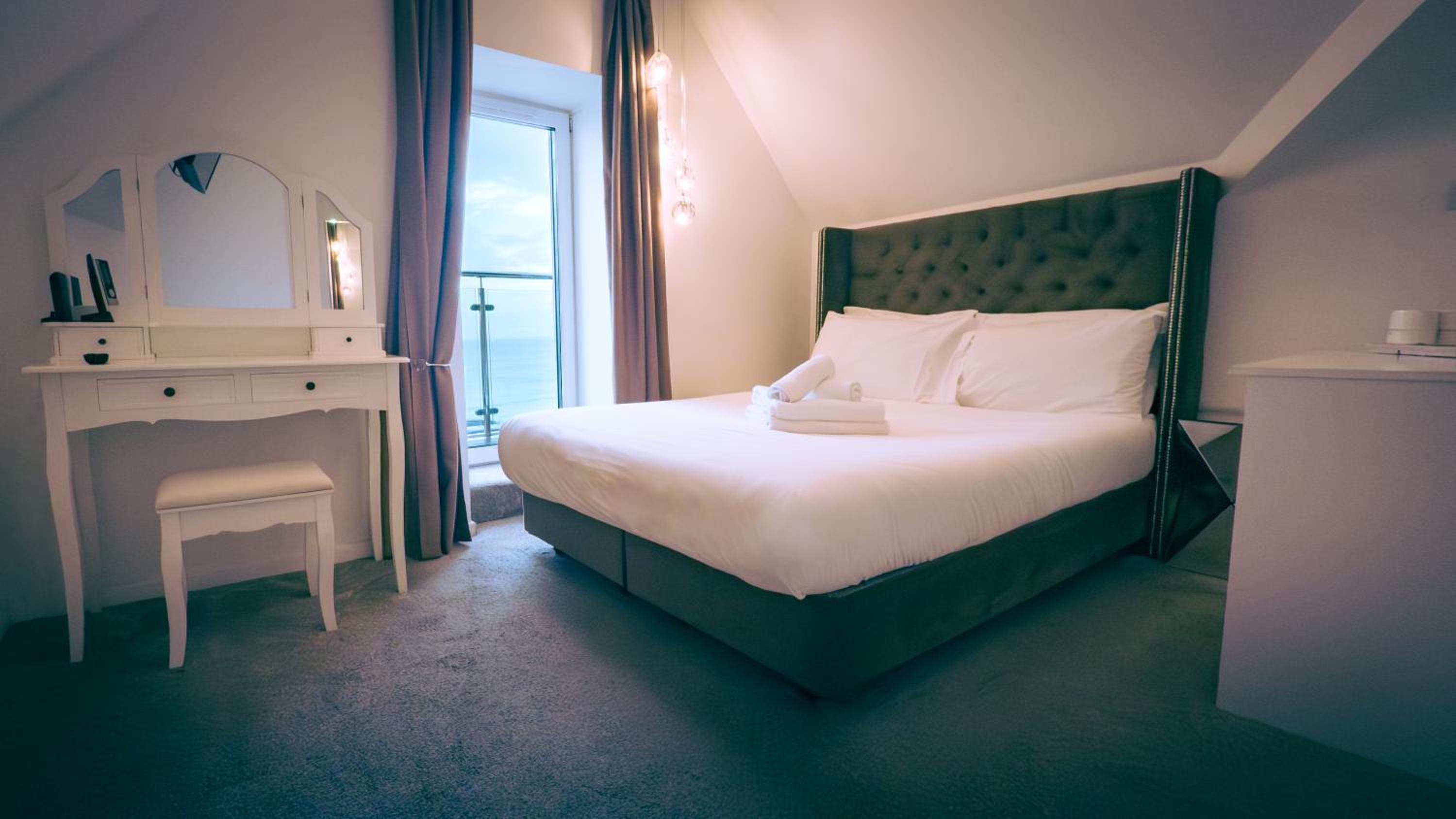 Small Premium Double With Balcony & Sea View - Photo 1