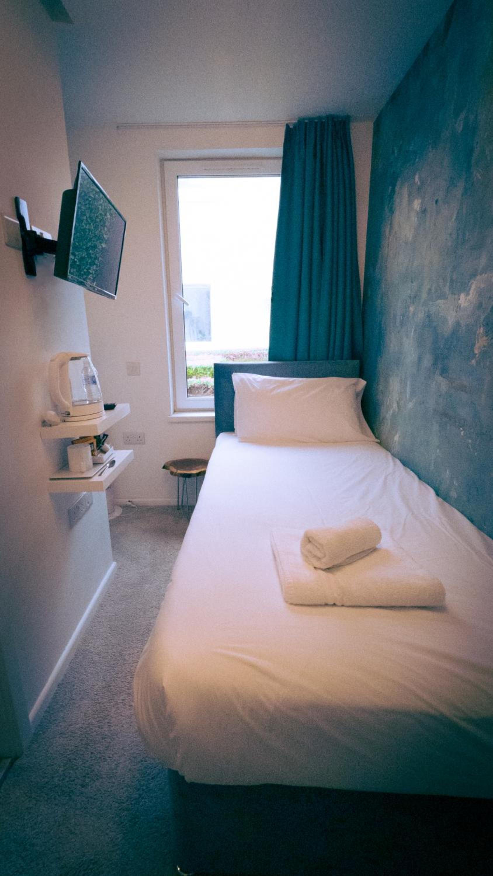 Compact Single Room photo 1