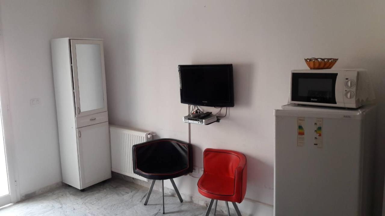 One-Bedroom Apartment photo 3