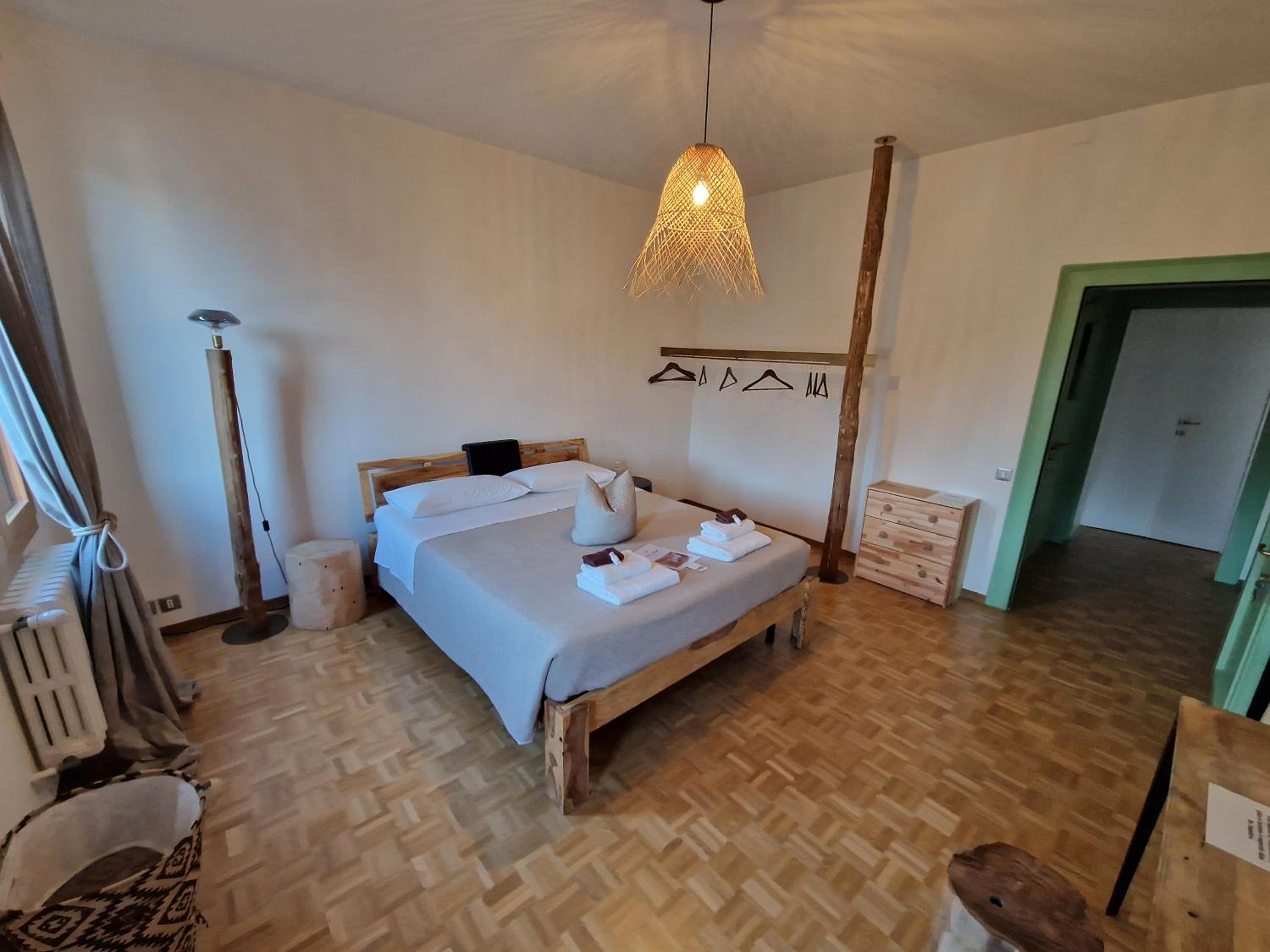Double Room with Shared Bathroom photo 1
