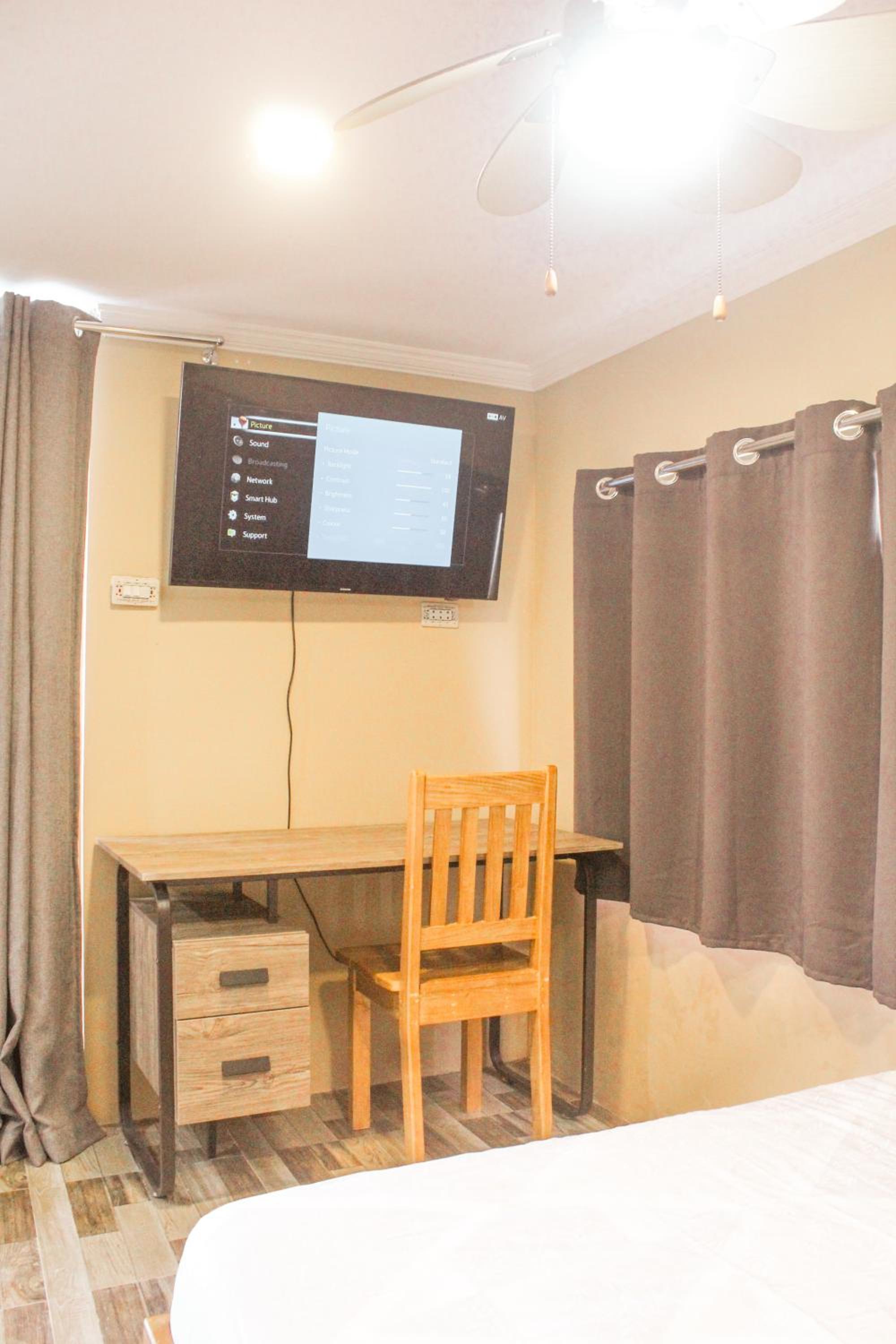 Deluxe Double Room with Balcony photo 3