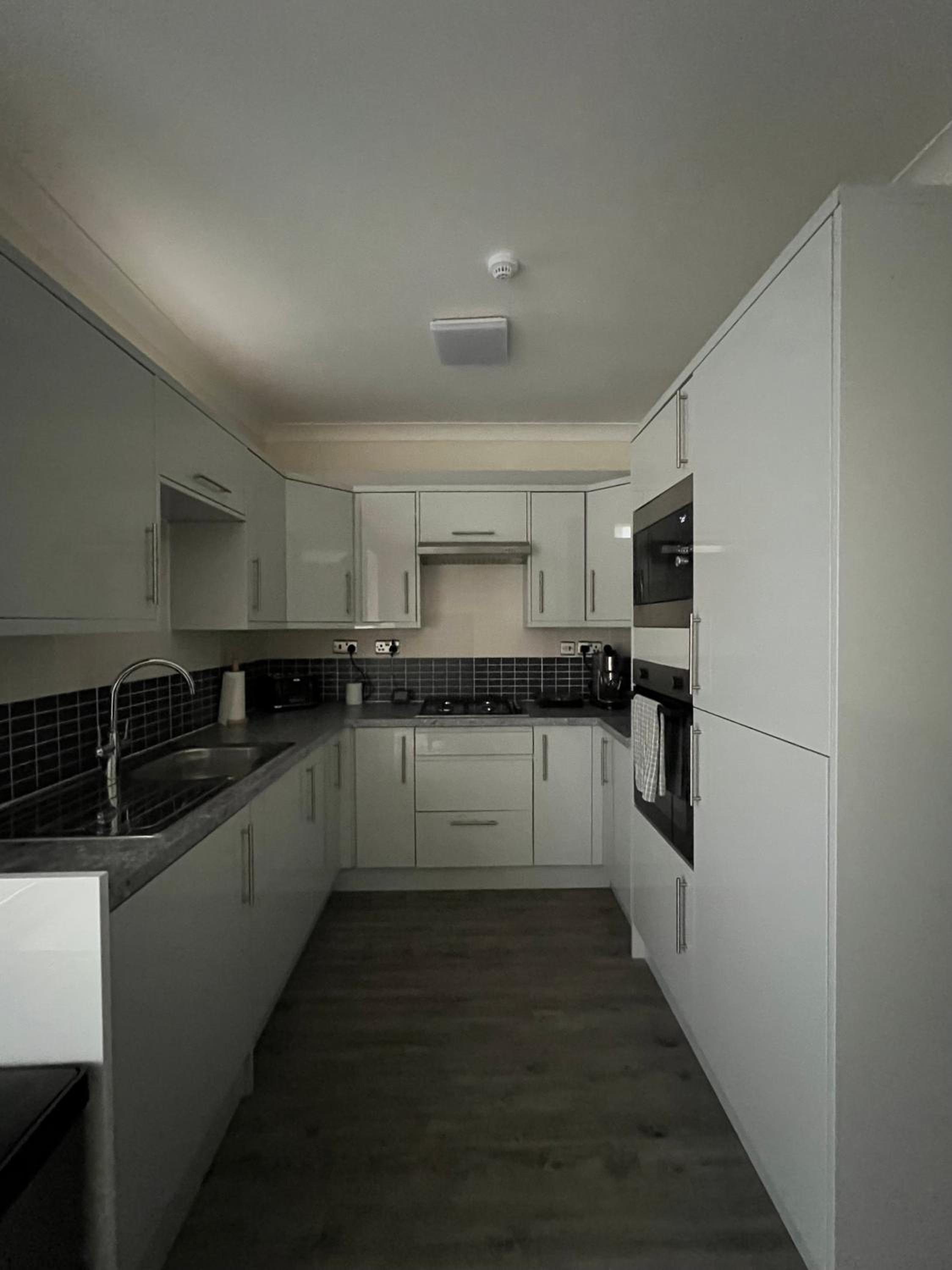 Four-Bedroom House photo 3