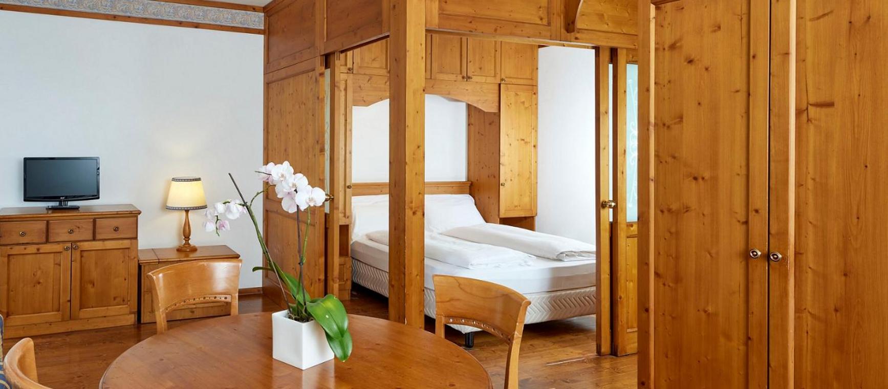 Standard Double or Twin Room with Lake View photo 2