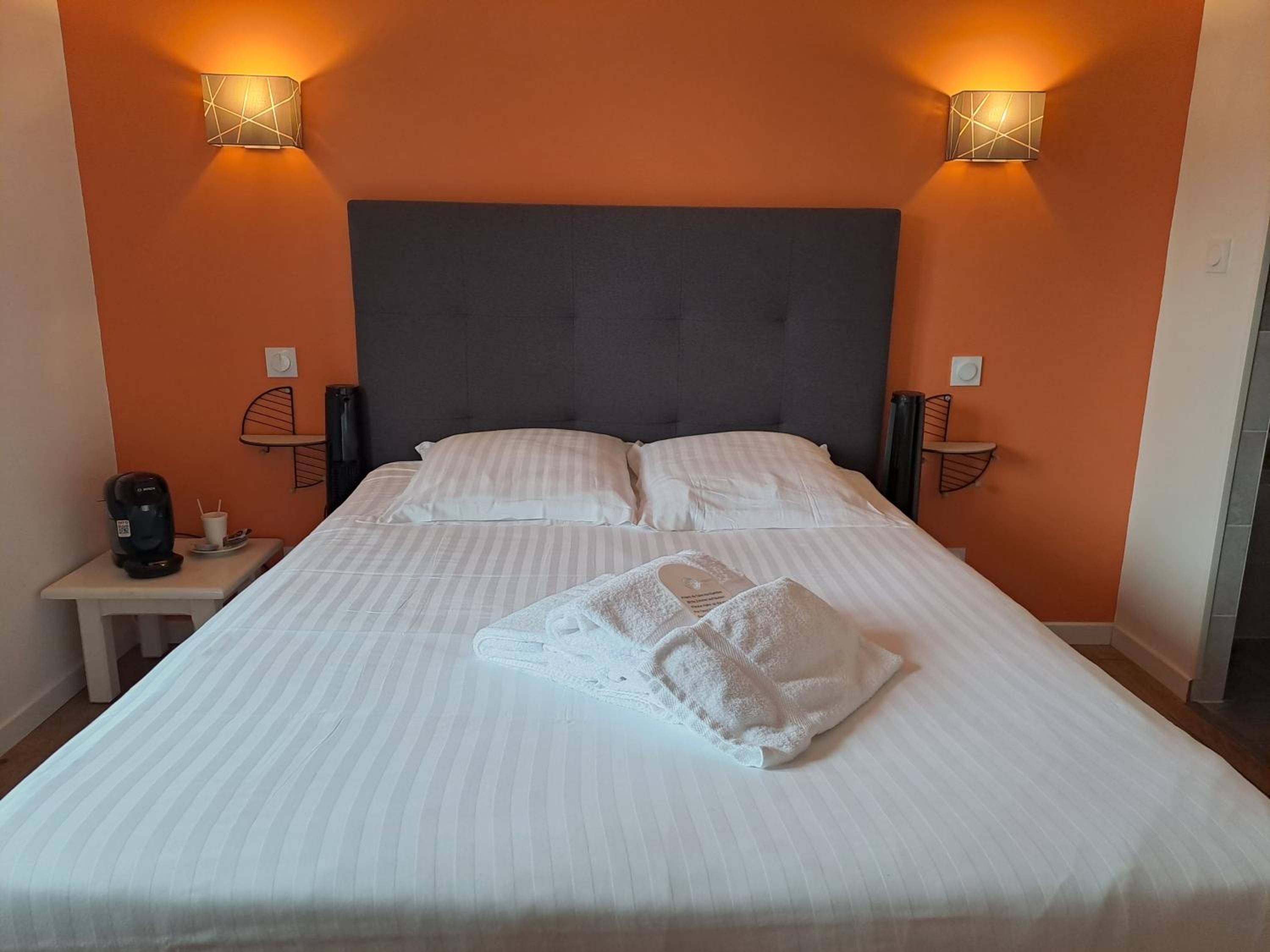 Standard Double Room photo 2