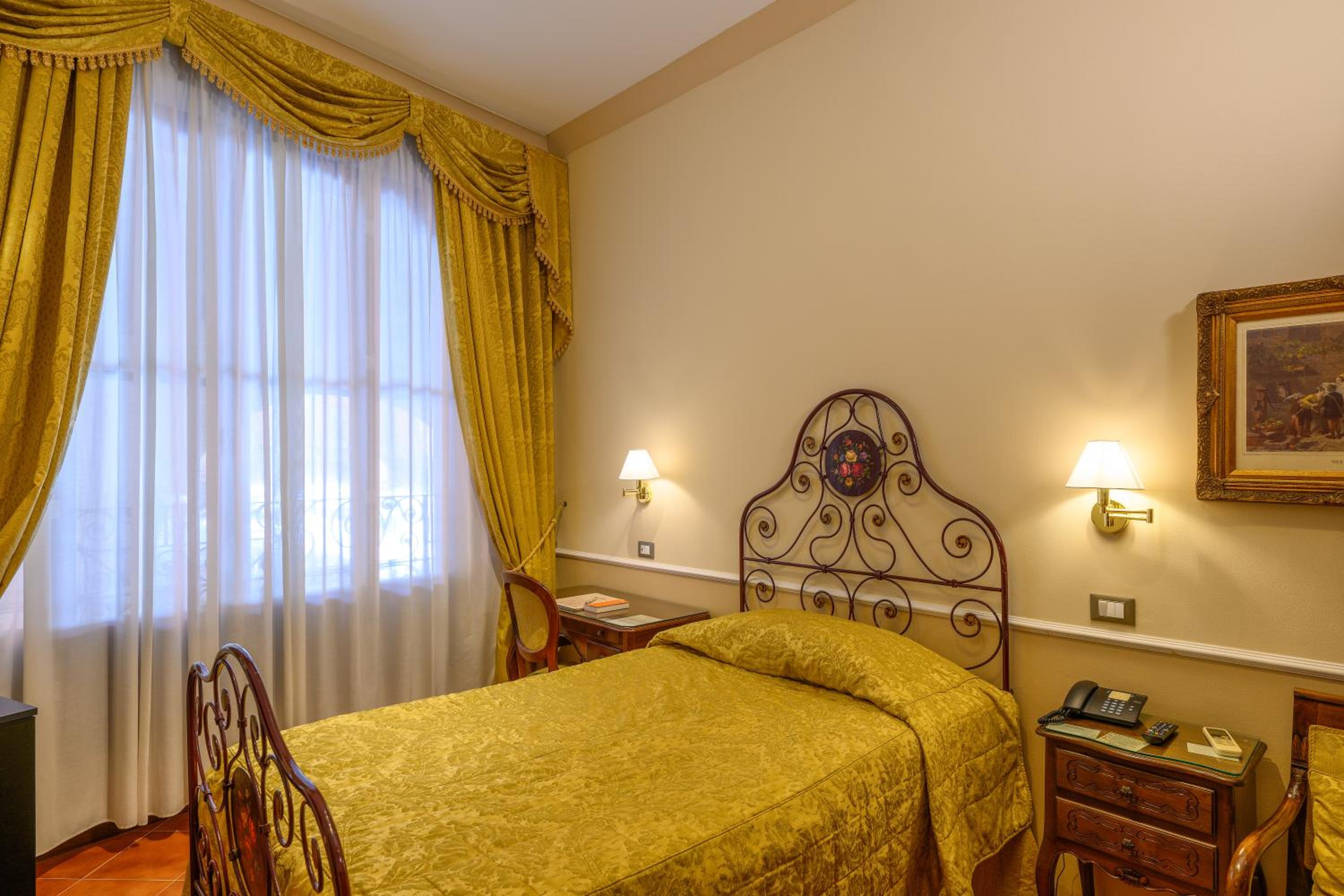 Single Room photo 3