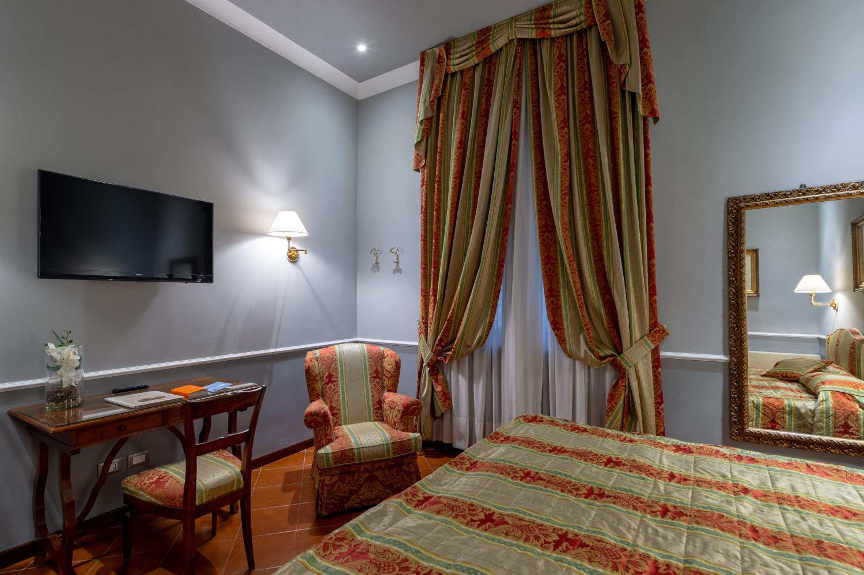 Double Room - Photo 10