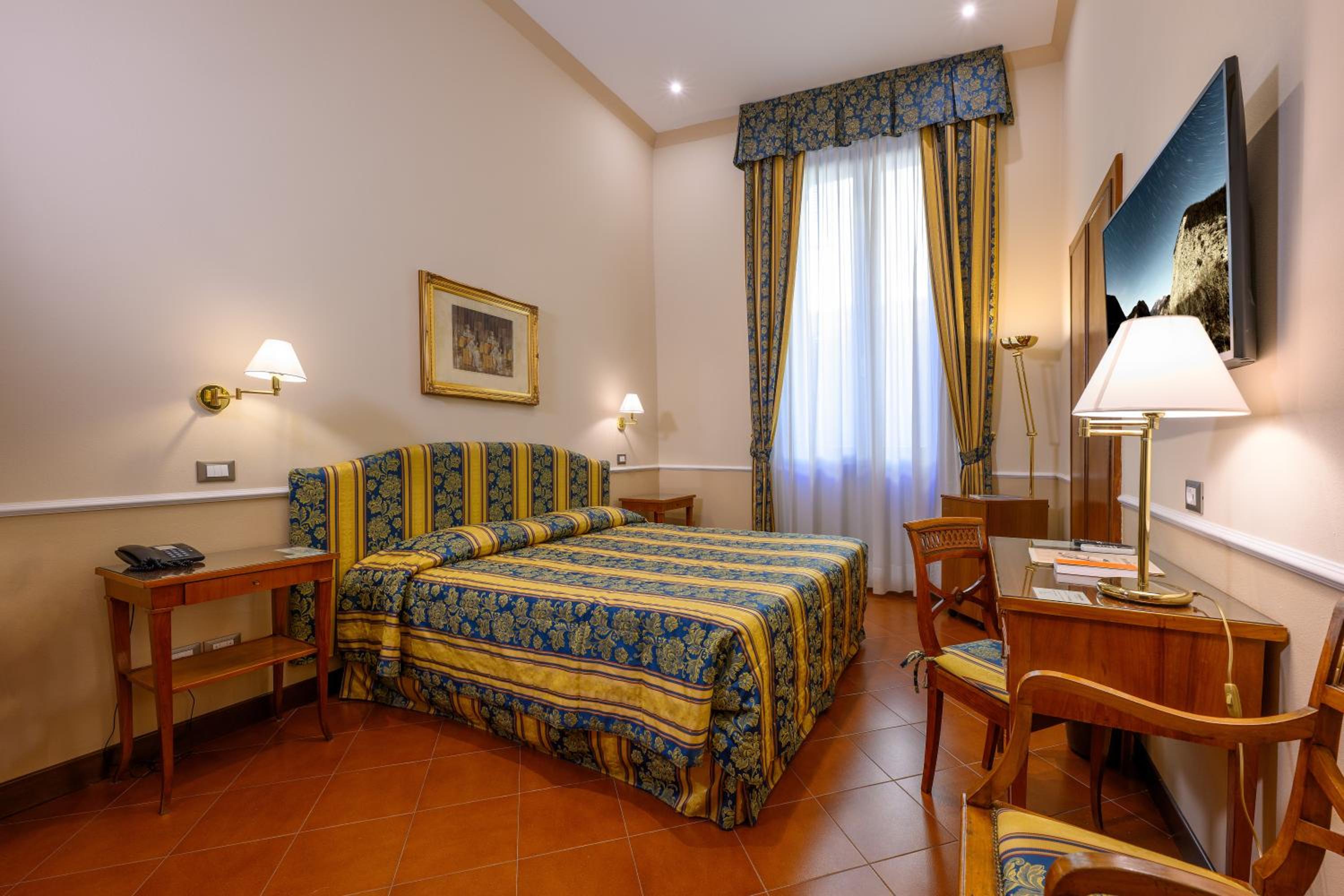 Double Room - Photo 3