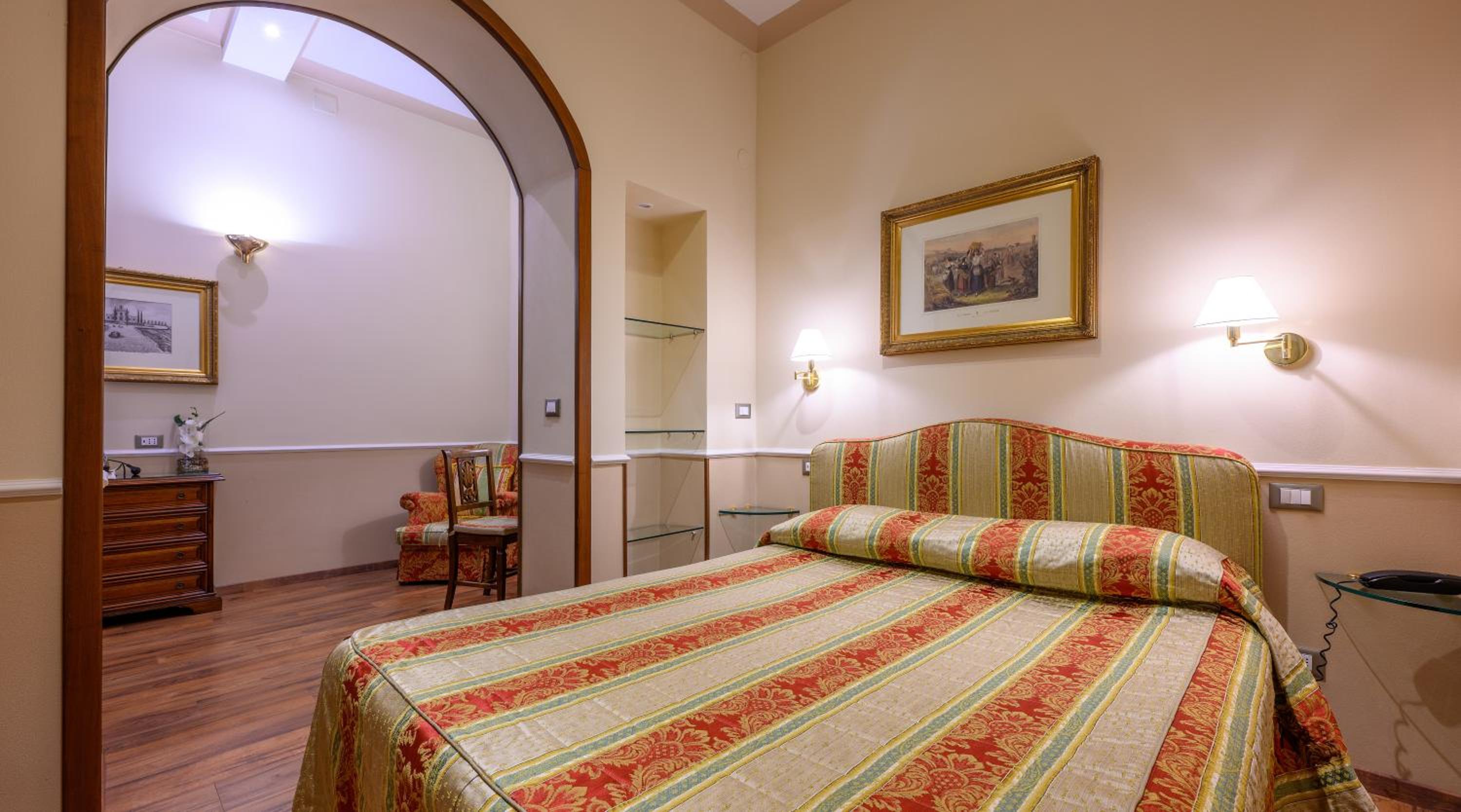 Double Room - Photo 5