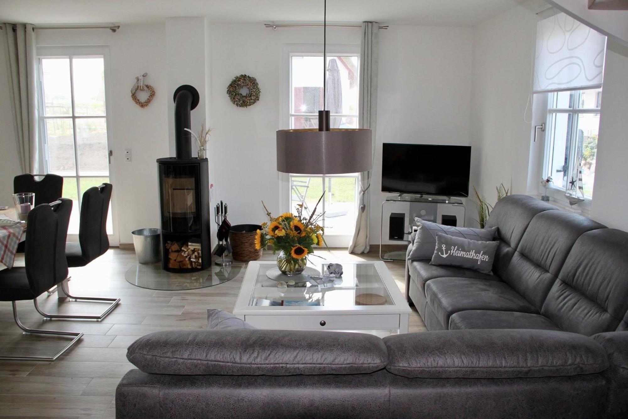 Three-Bedroom House photo 1