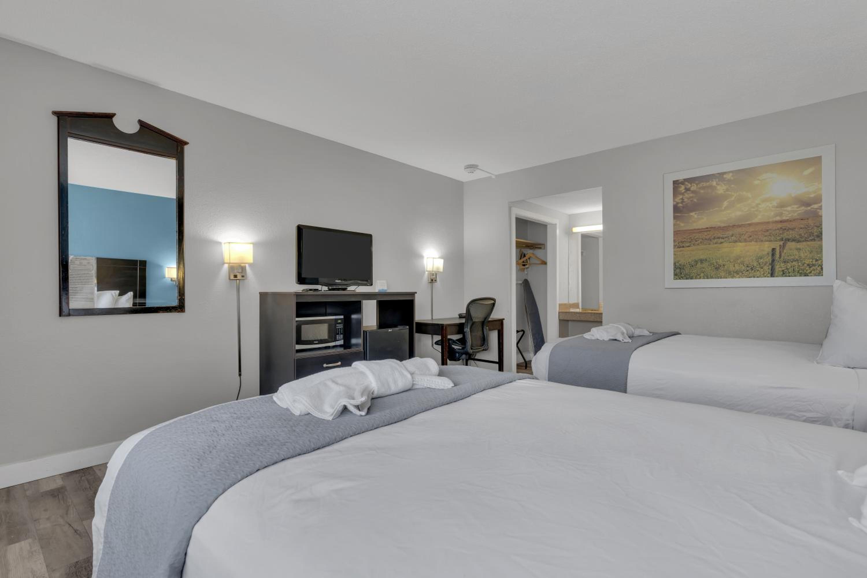 Double Room with Two Double Beds - Smoking - Photo 6