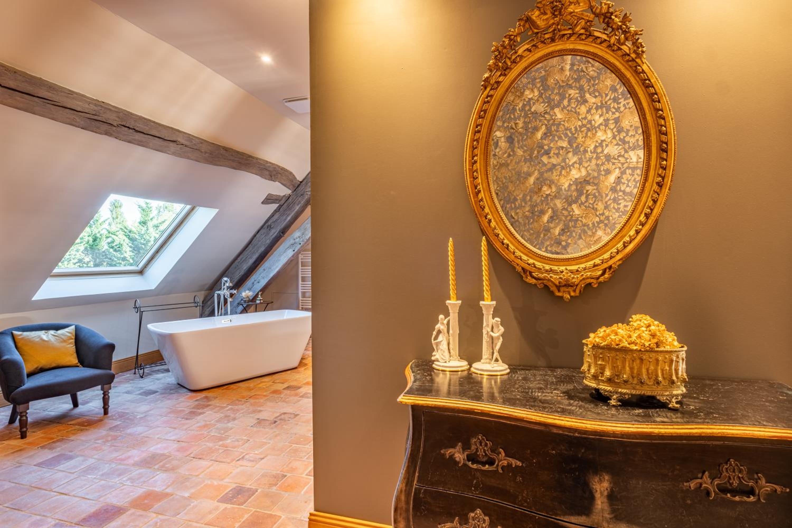 King Suite - Photo 3