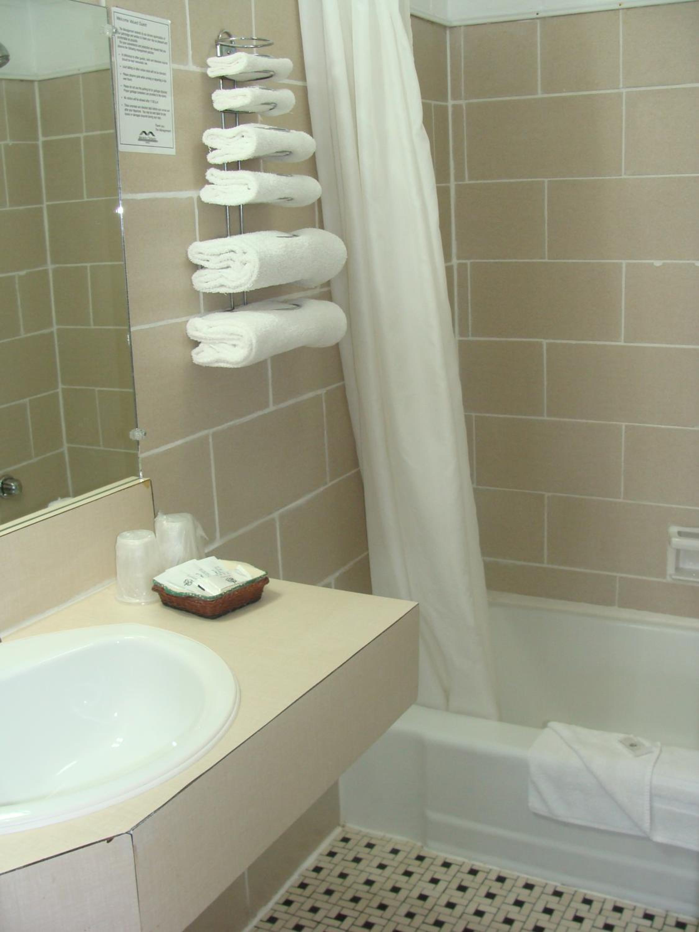Queen Room photo 3