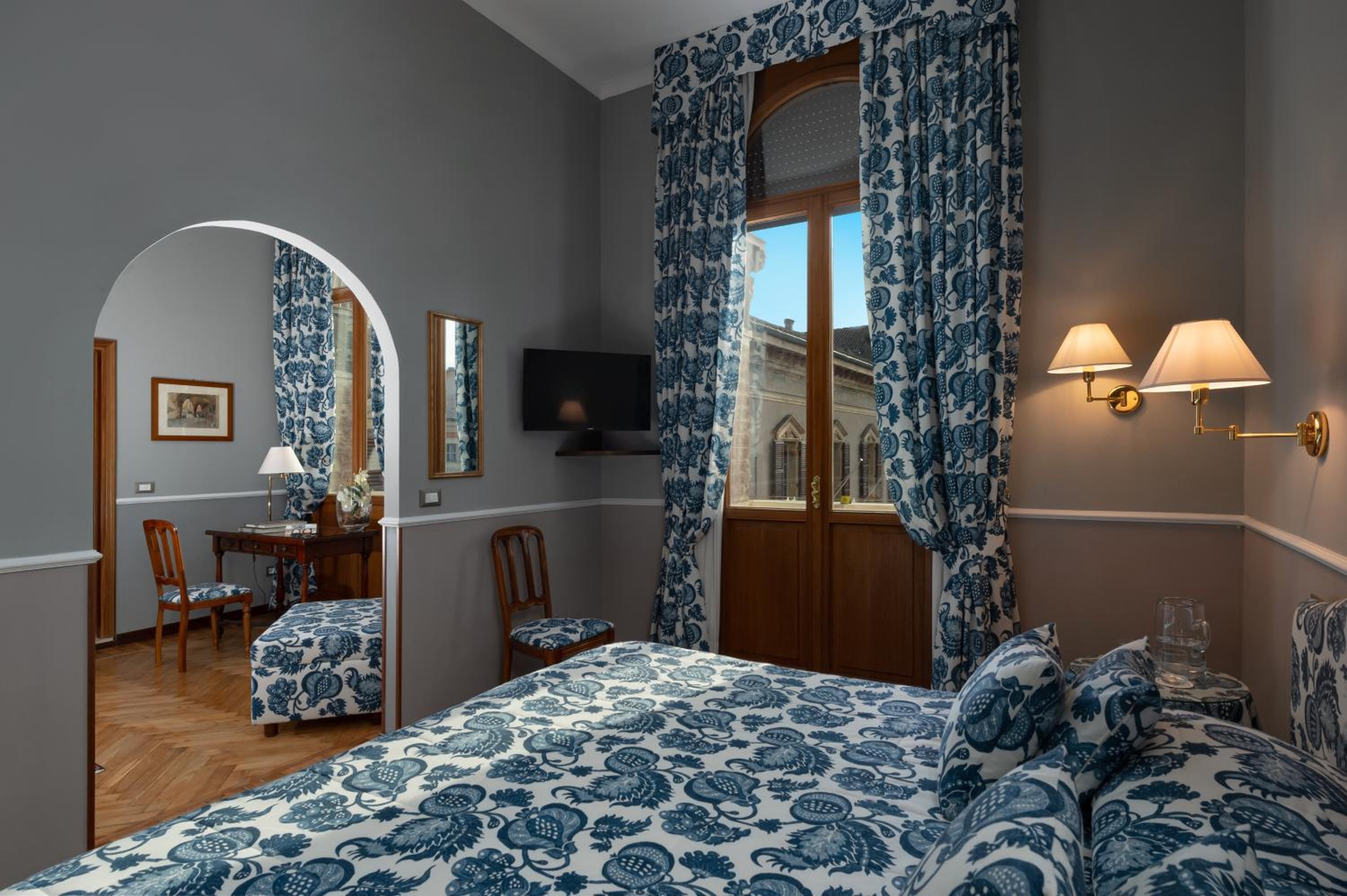 Deluxe Junior Suite photo 1