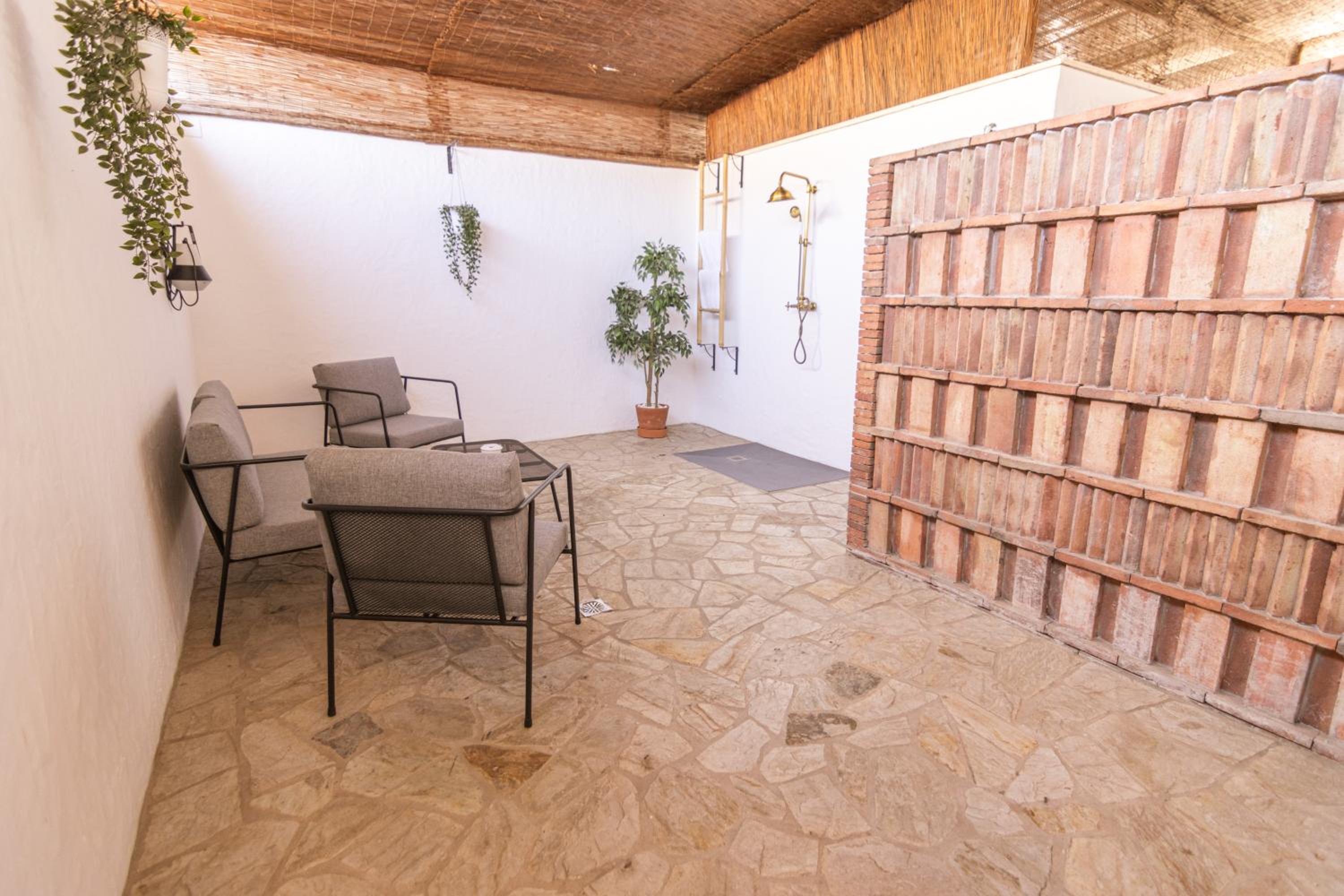 Deluxe Suite - Photo 4