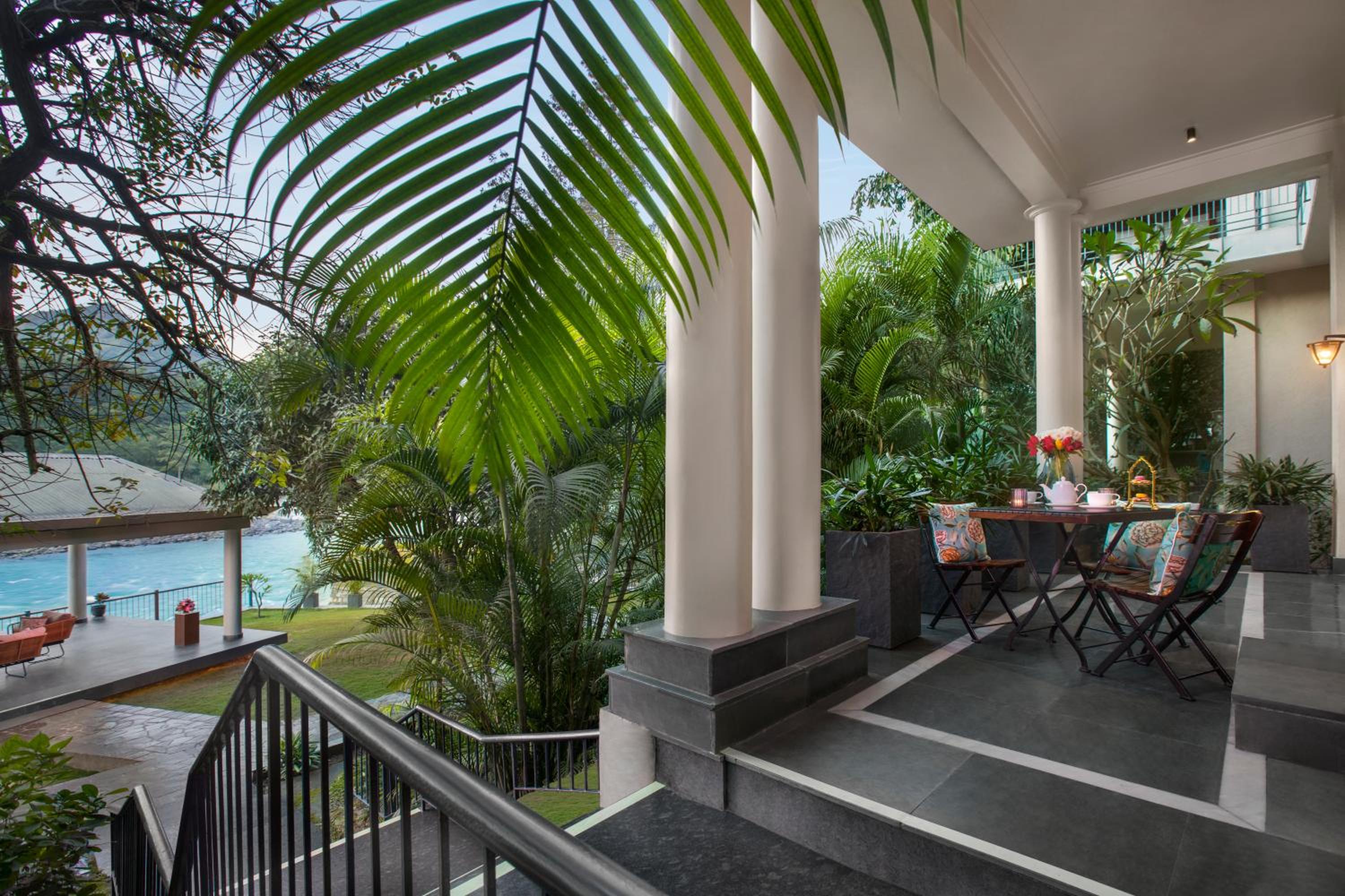 Premium Family Room Ganges View photo 3