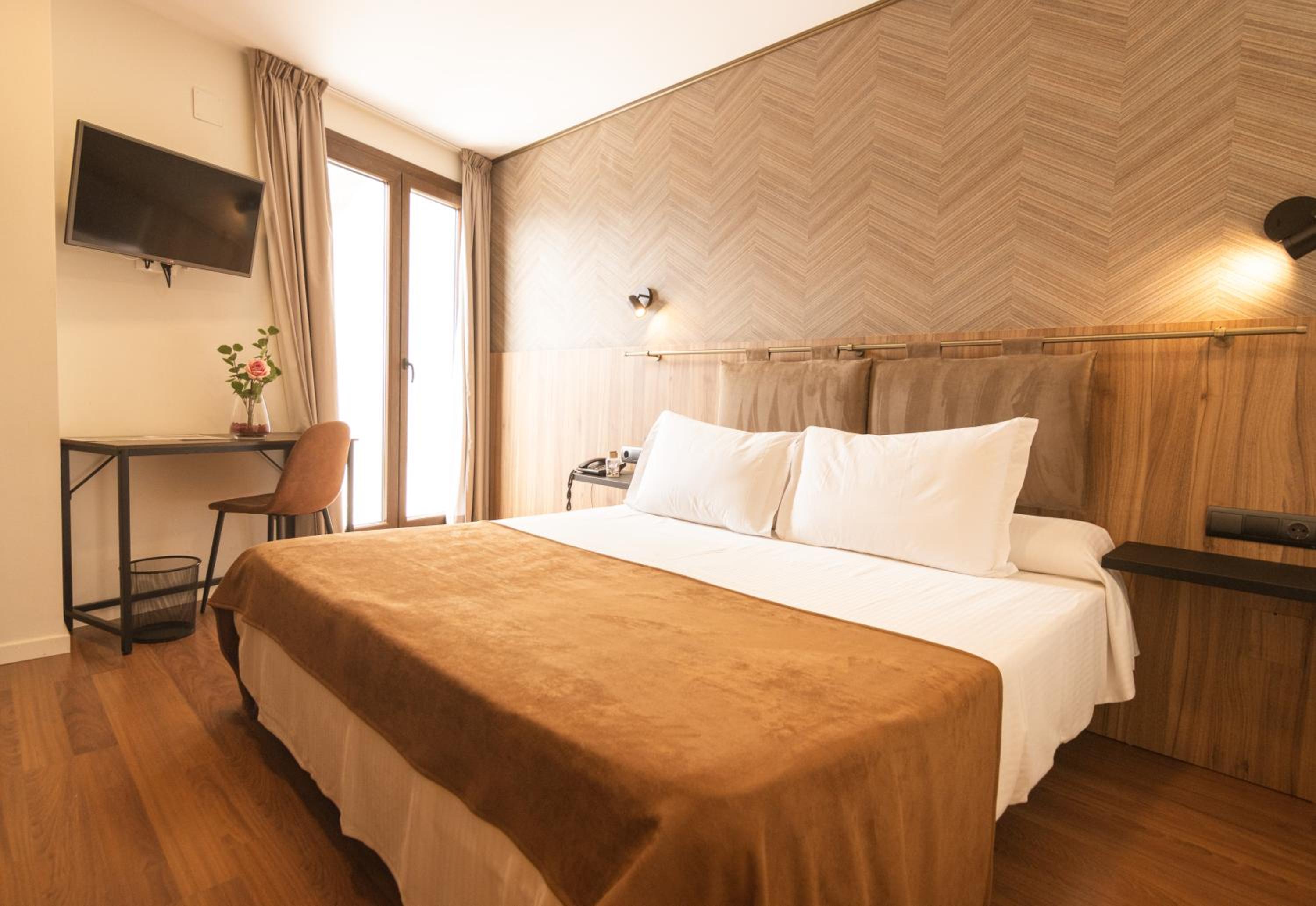 Suite with Terrace - Photo 5