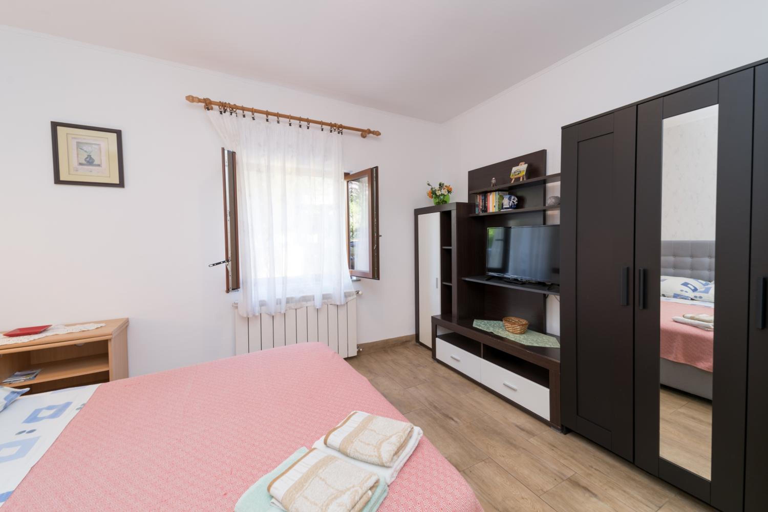 Studio Apartment photo 1