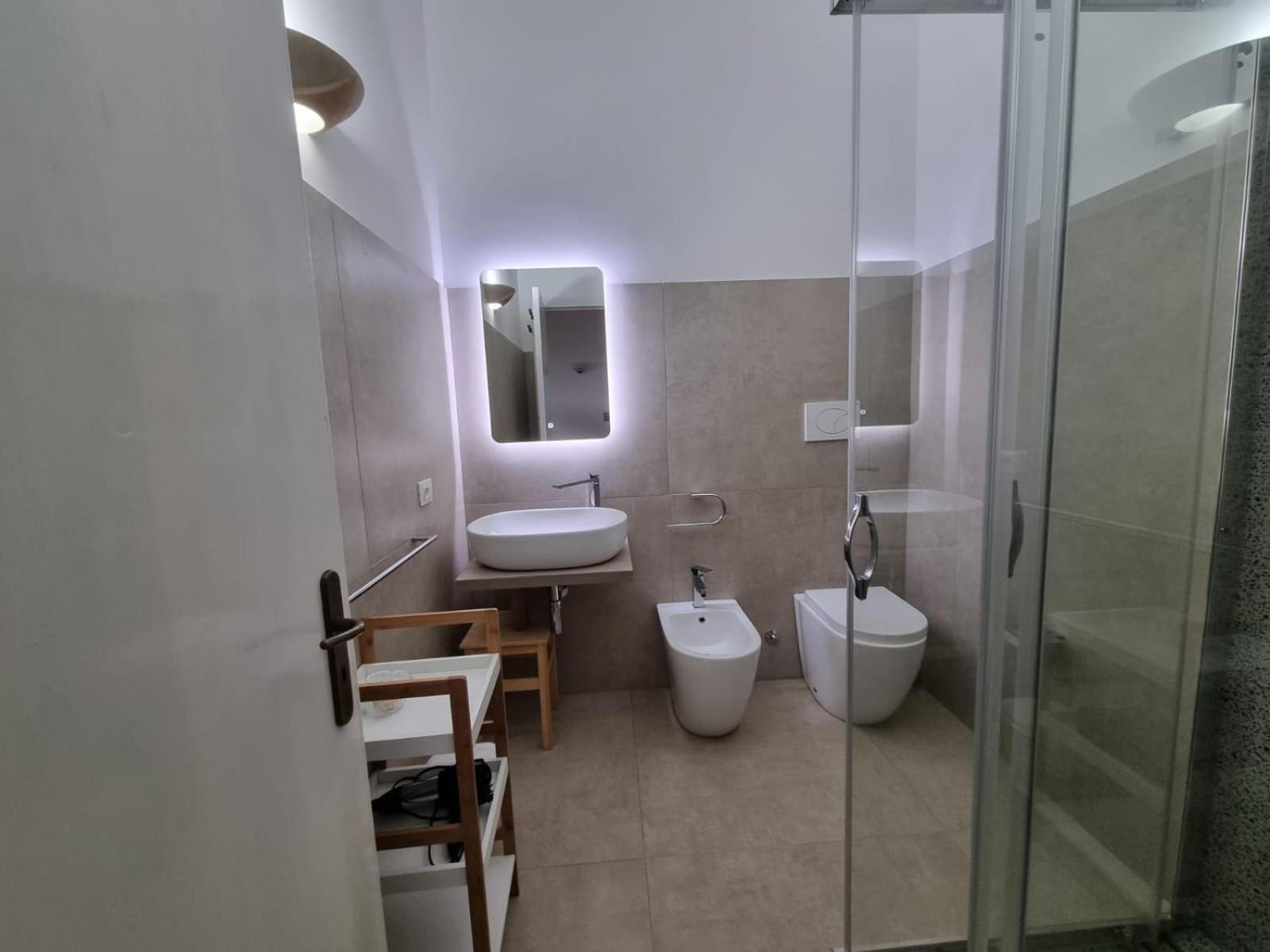 One-Bedroom Apartment - Photo 3