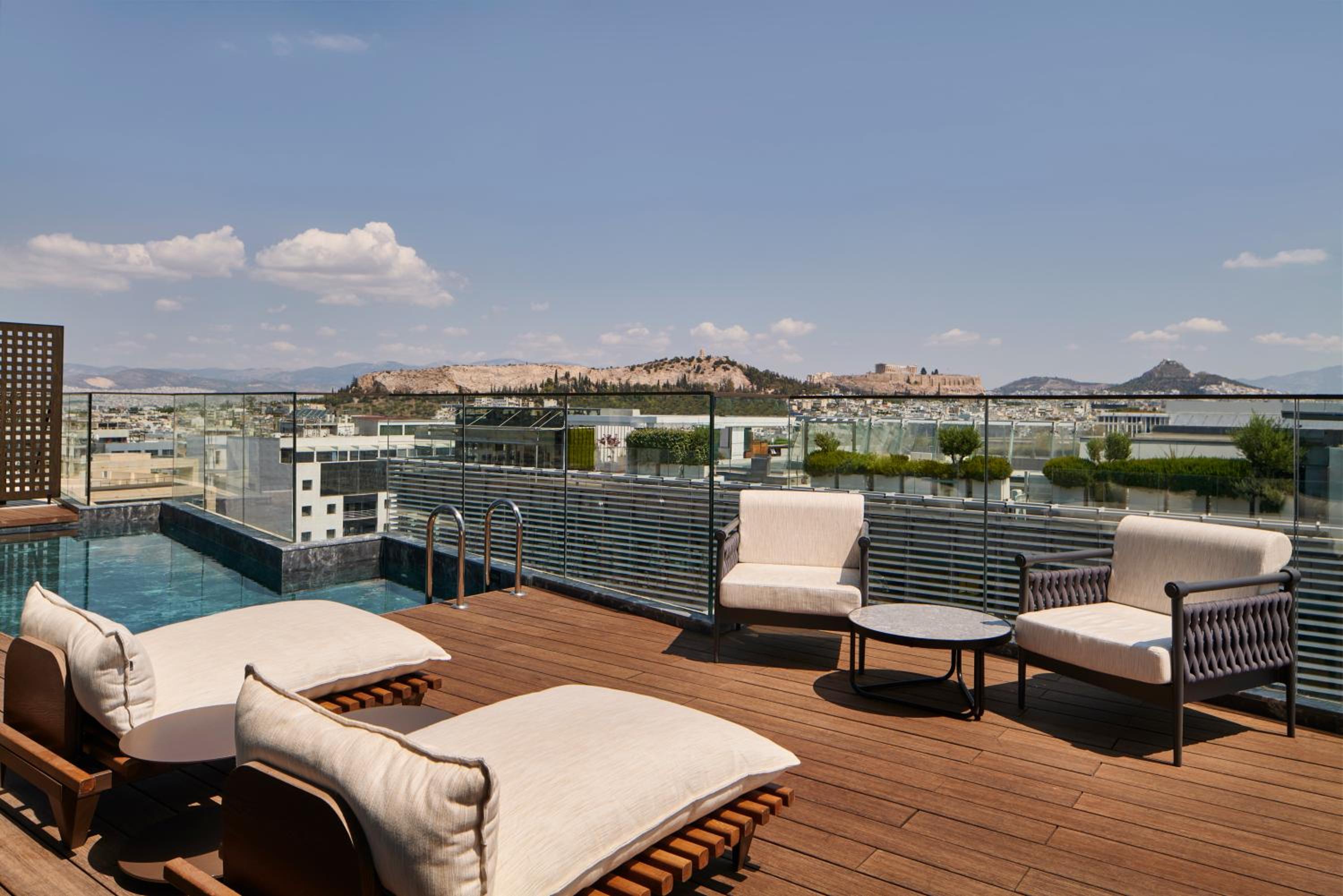Penthouse King Suite thumbnail 6