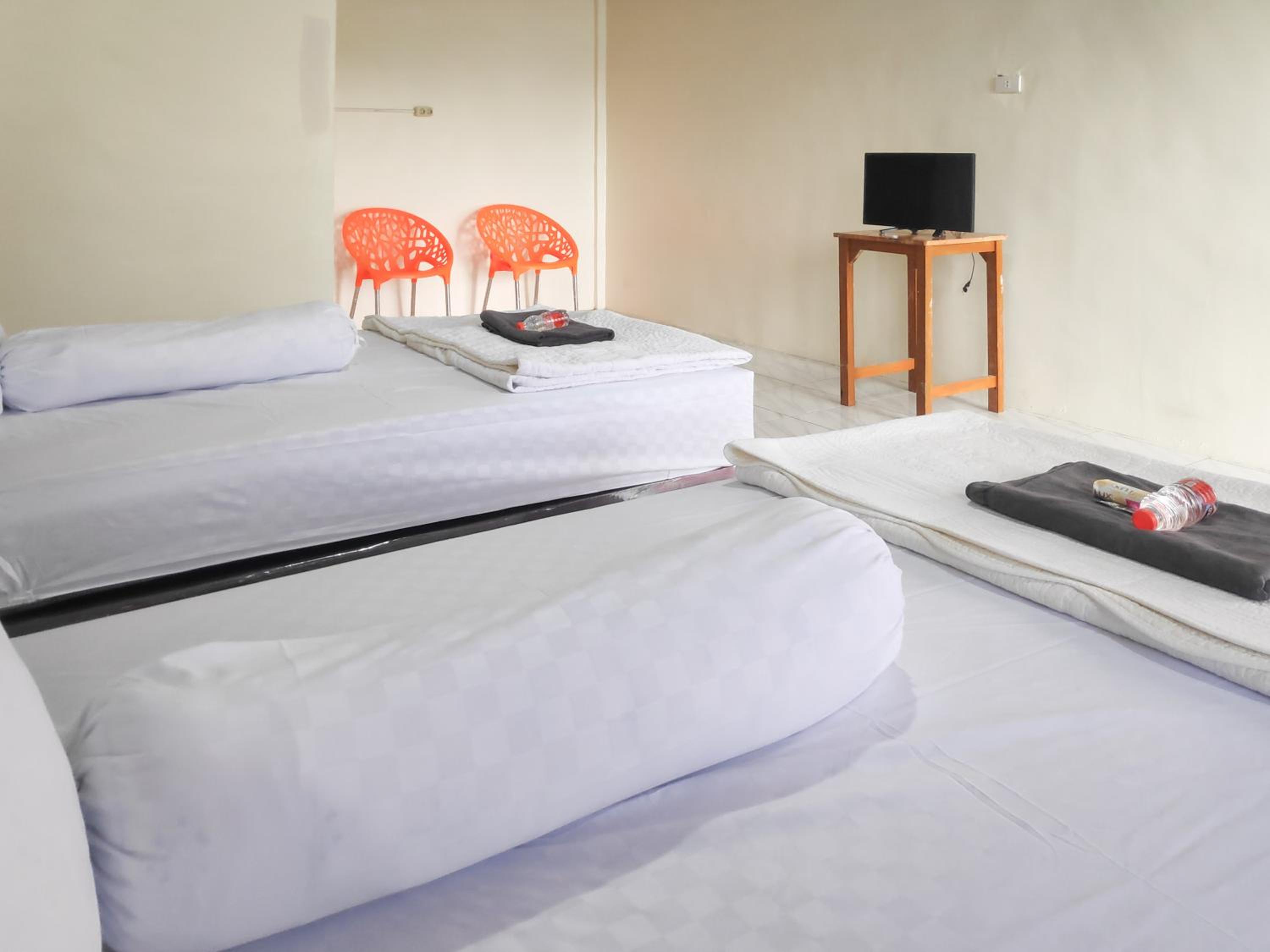 Standard Twin Room photo 2