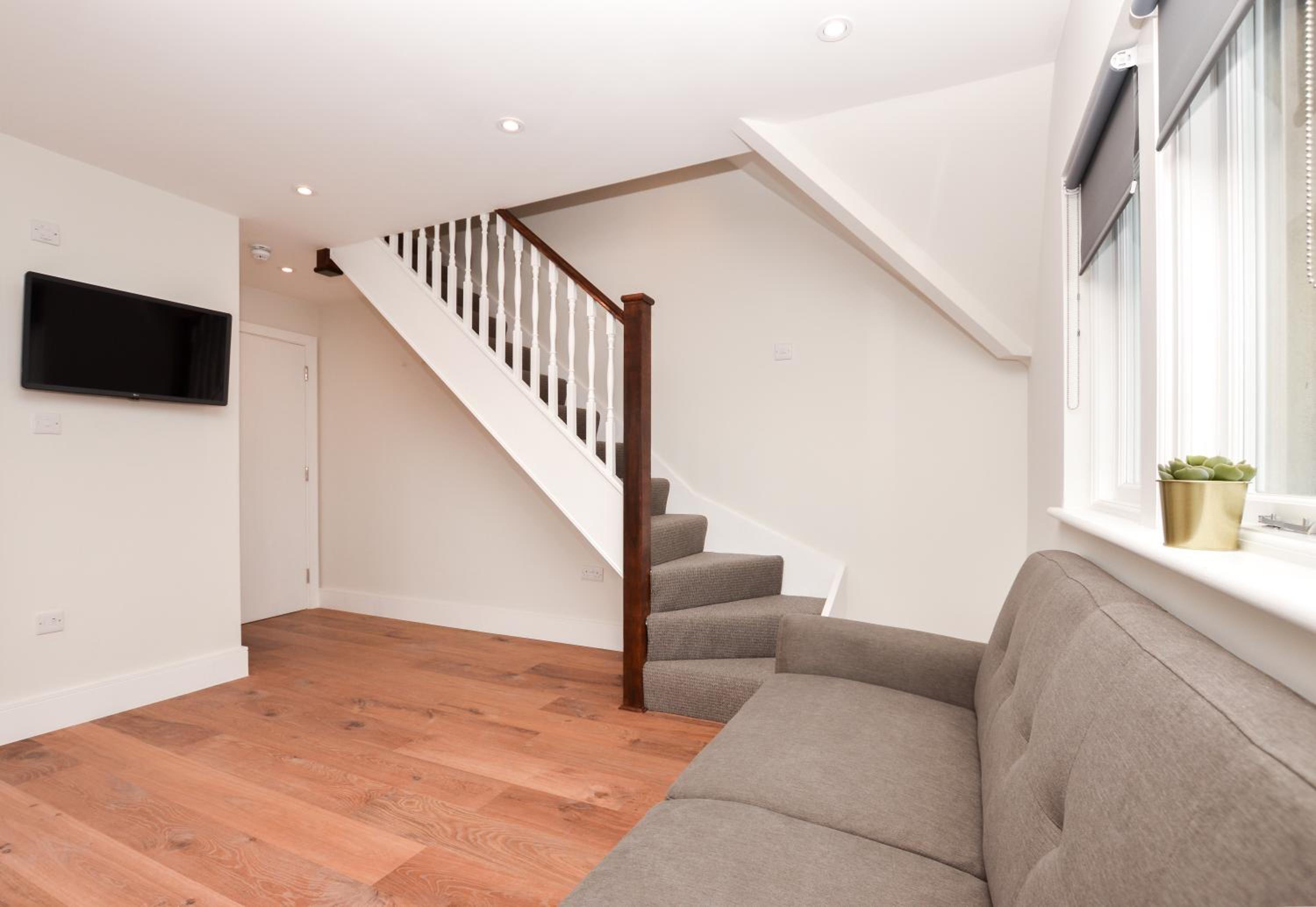 Split Level Deluxe Studio Apartment photo 2