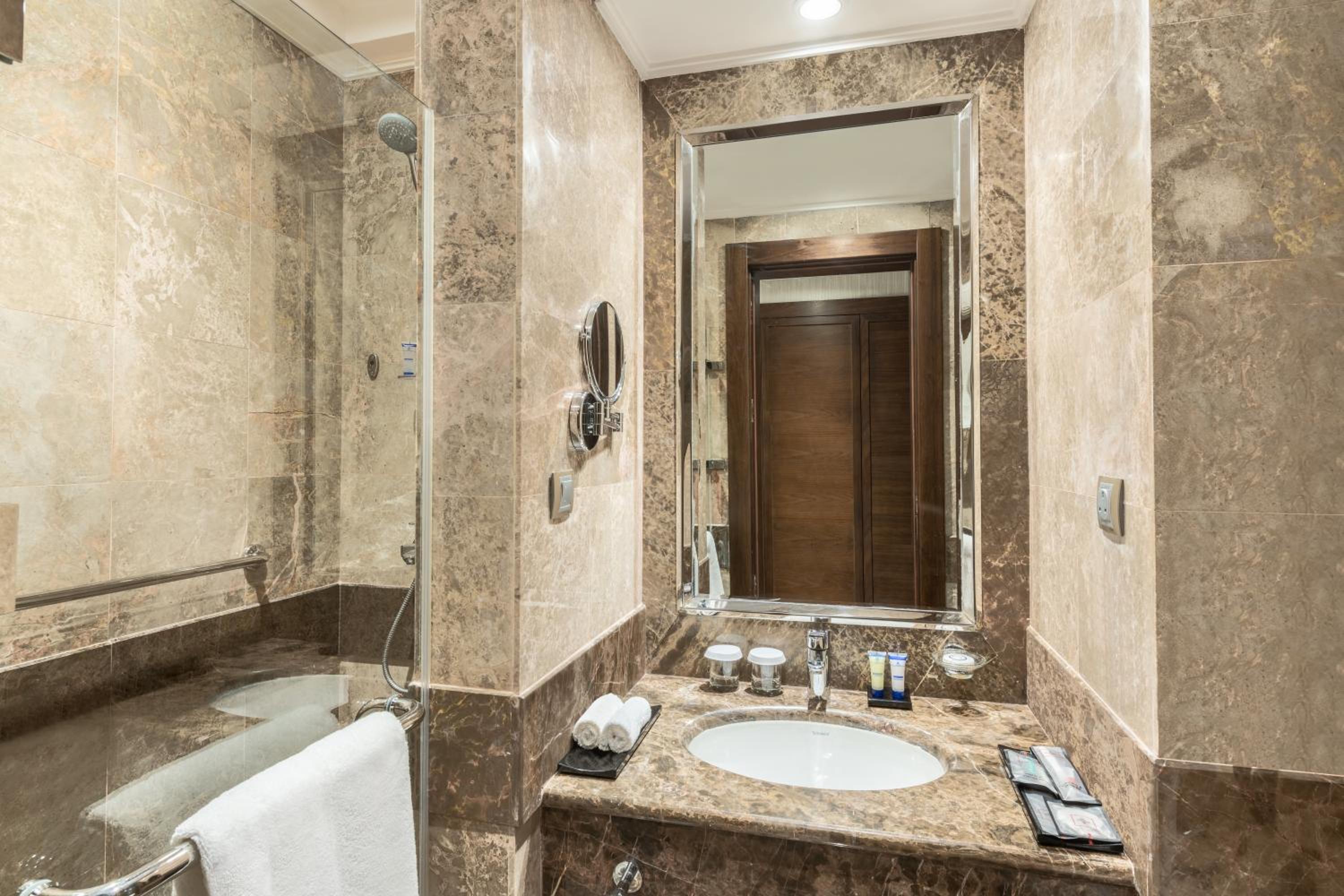 Accessible Suite with One King Bed - Photo 2