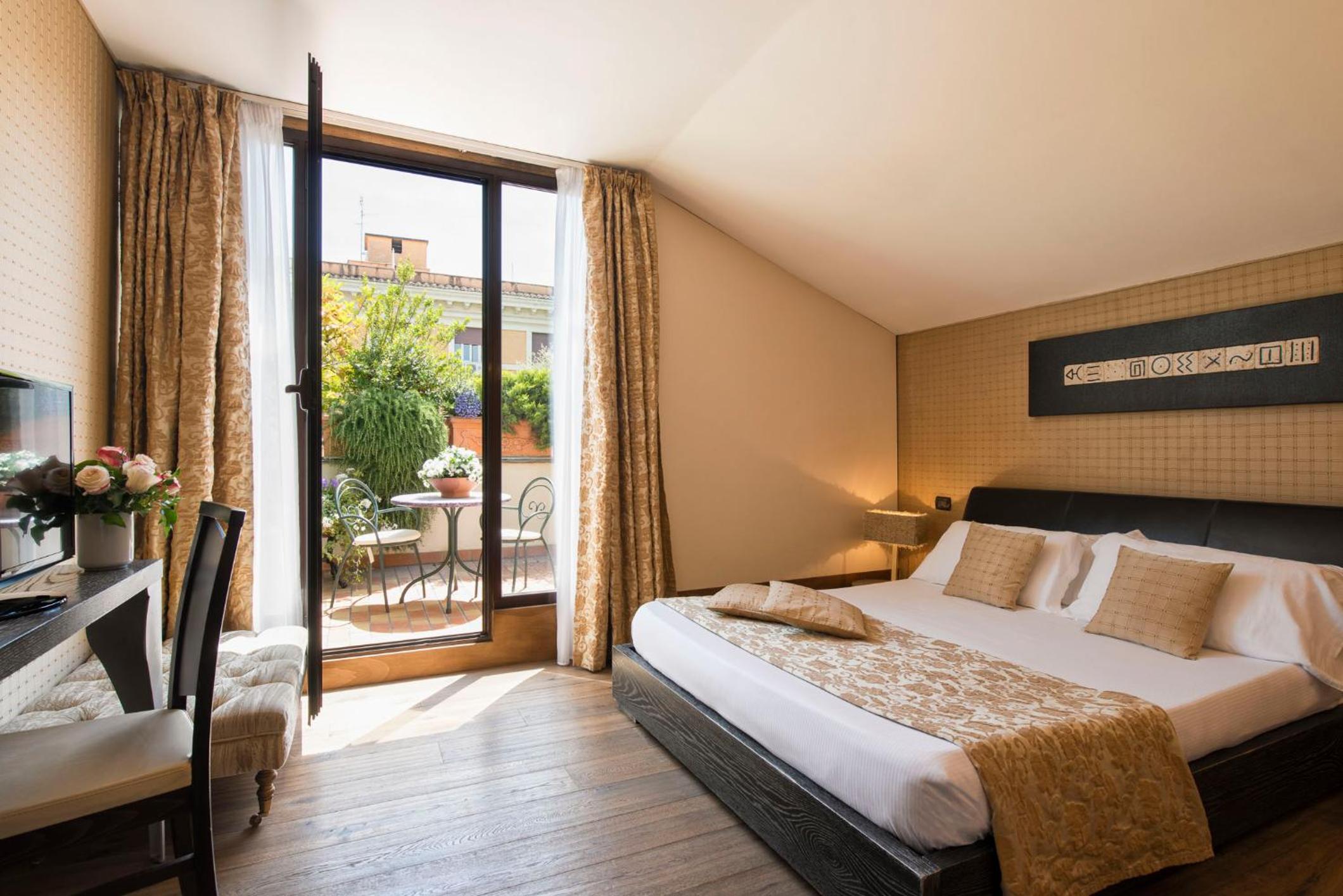 Deluxe Double Room photo 3
