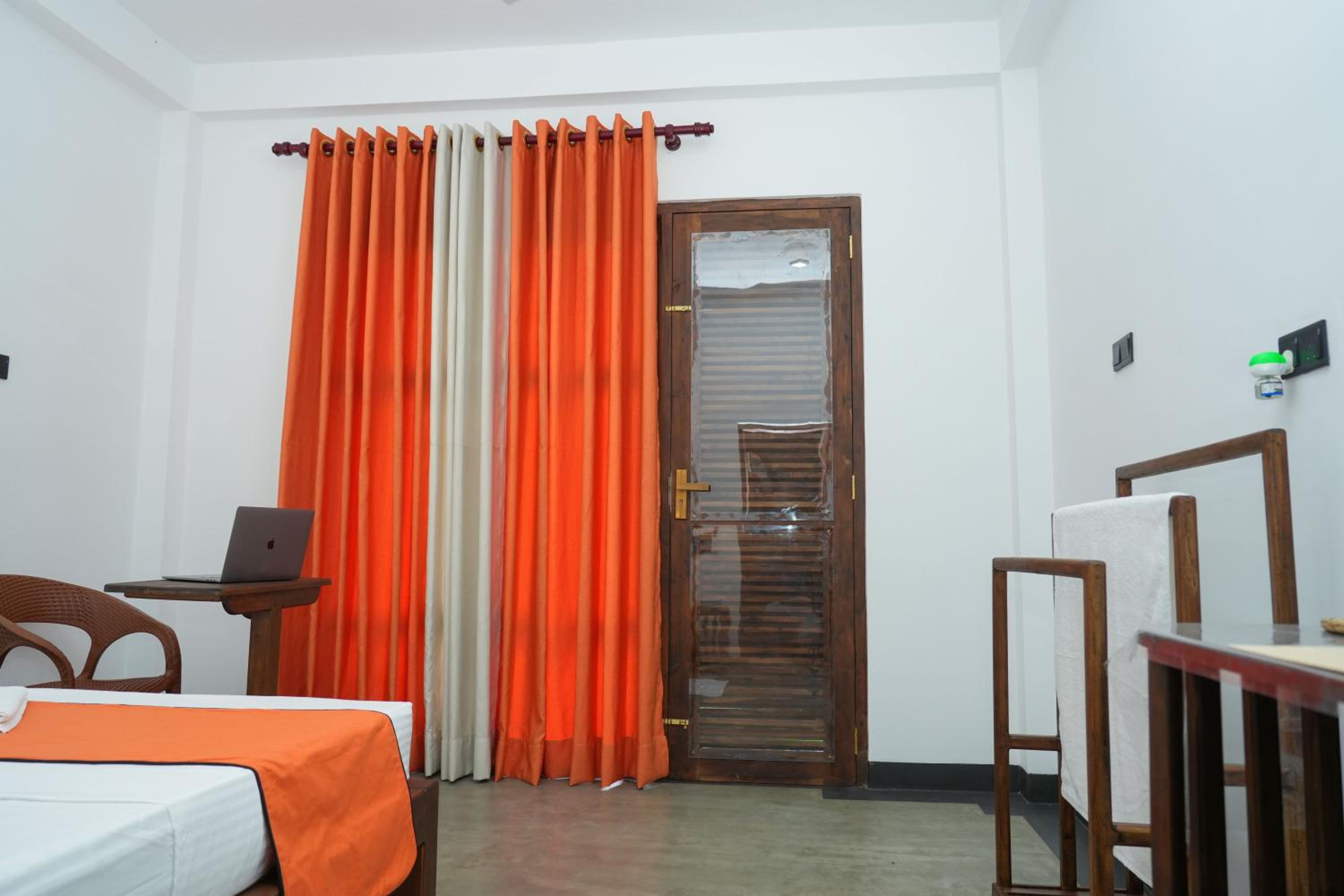 Deluxe King Room photo 3