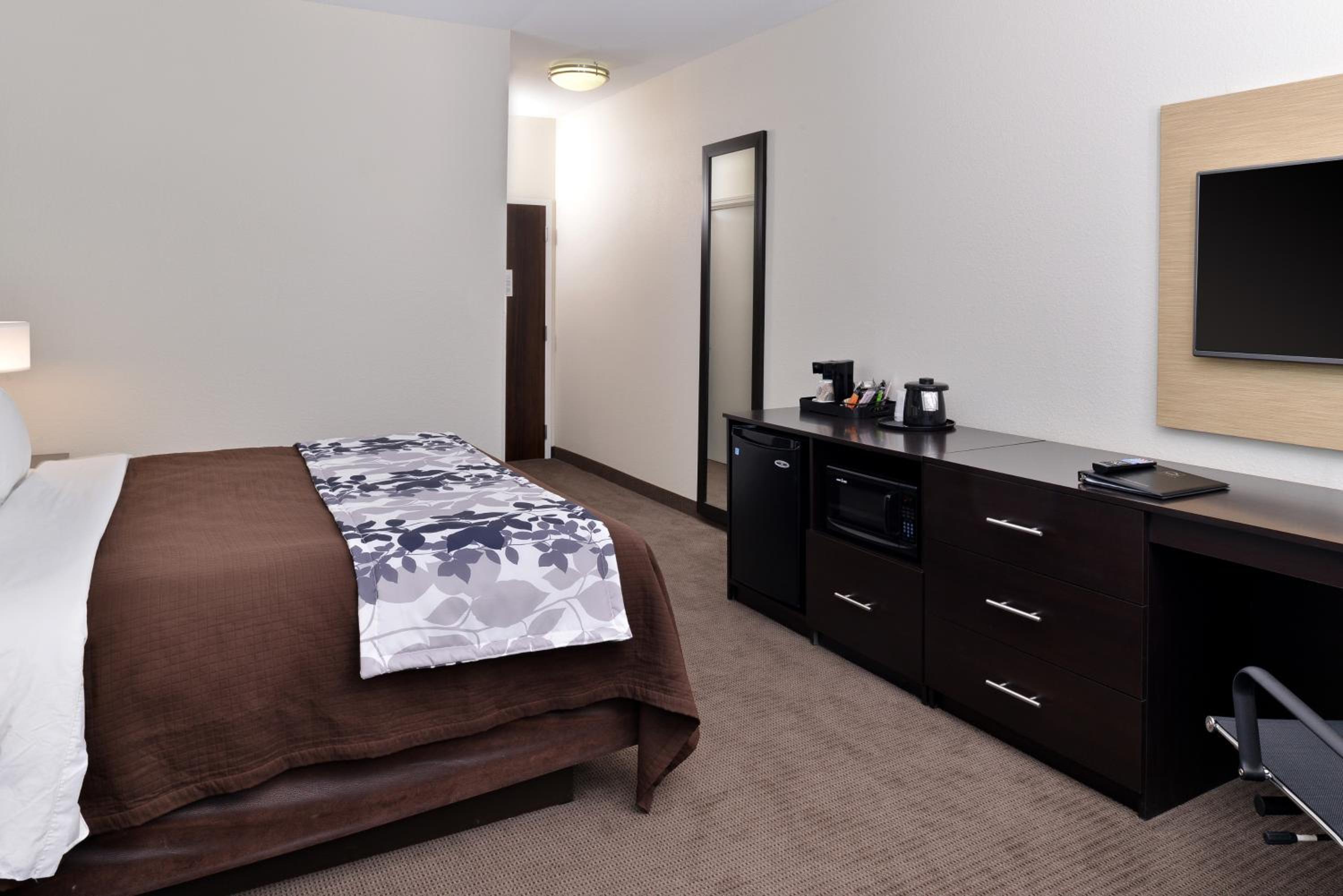 King Room - Non-Smoking photo 3